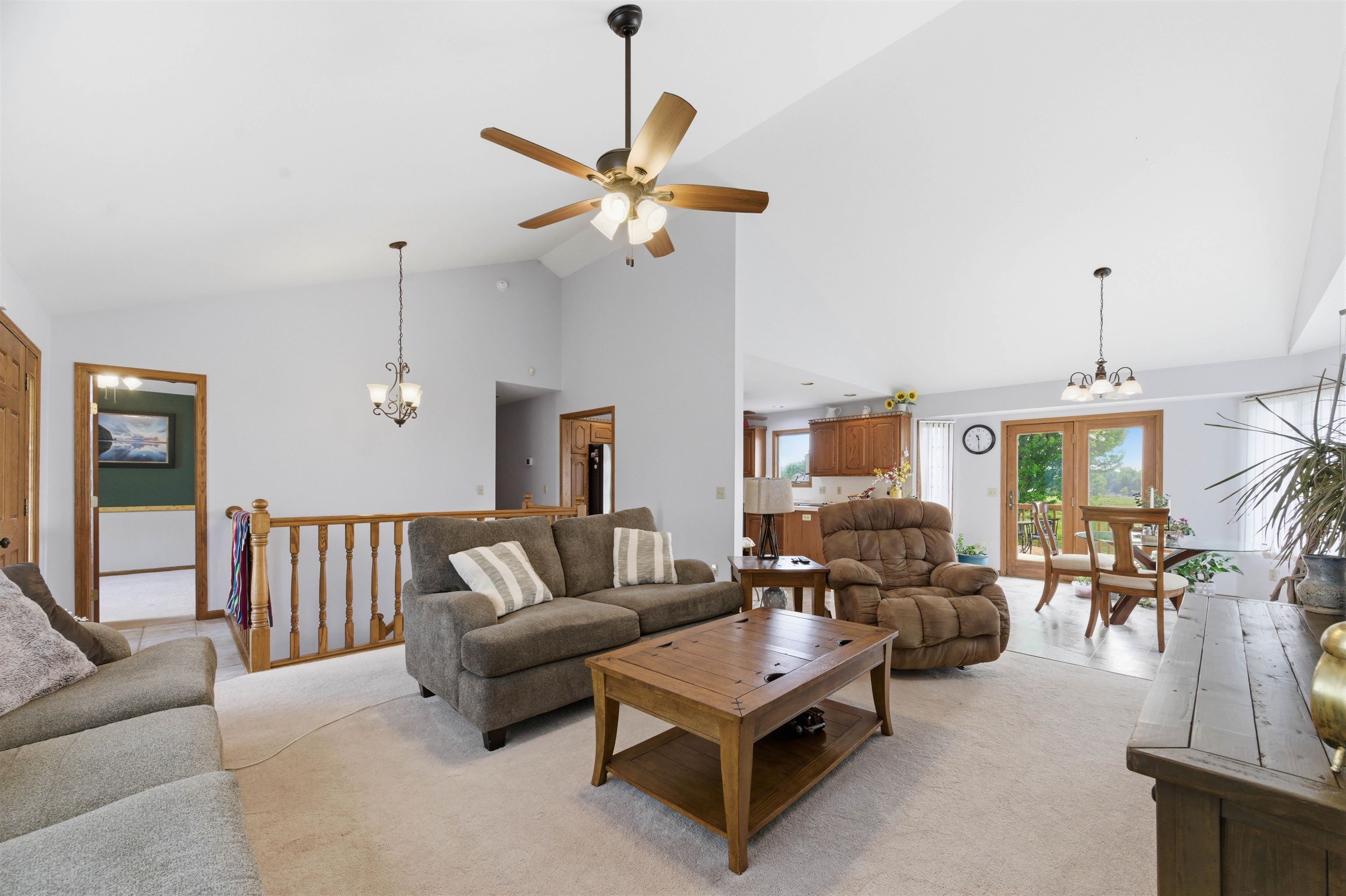 1216 S Chestnut St. Property Photo 4
