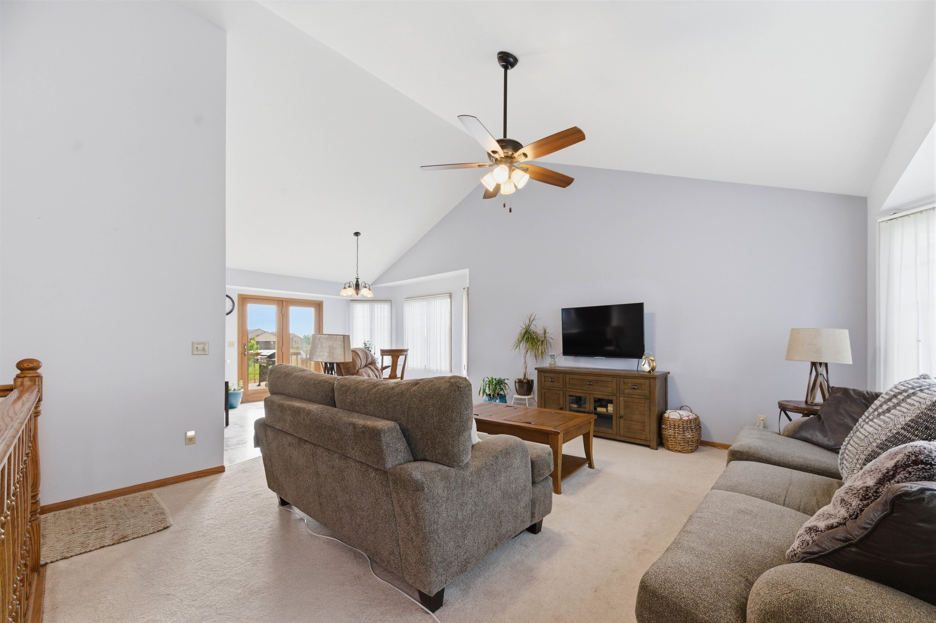 1216 S Chestnut St. Property Photo 5