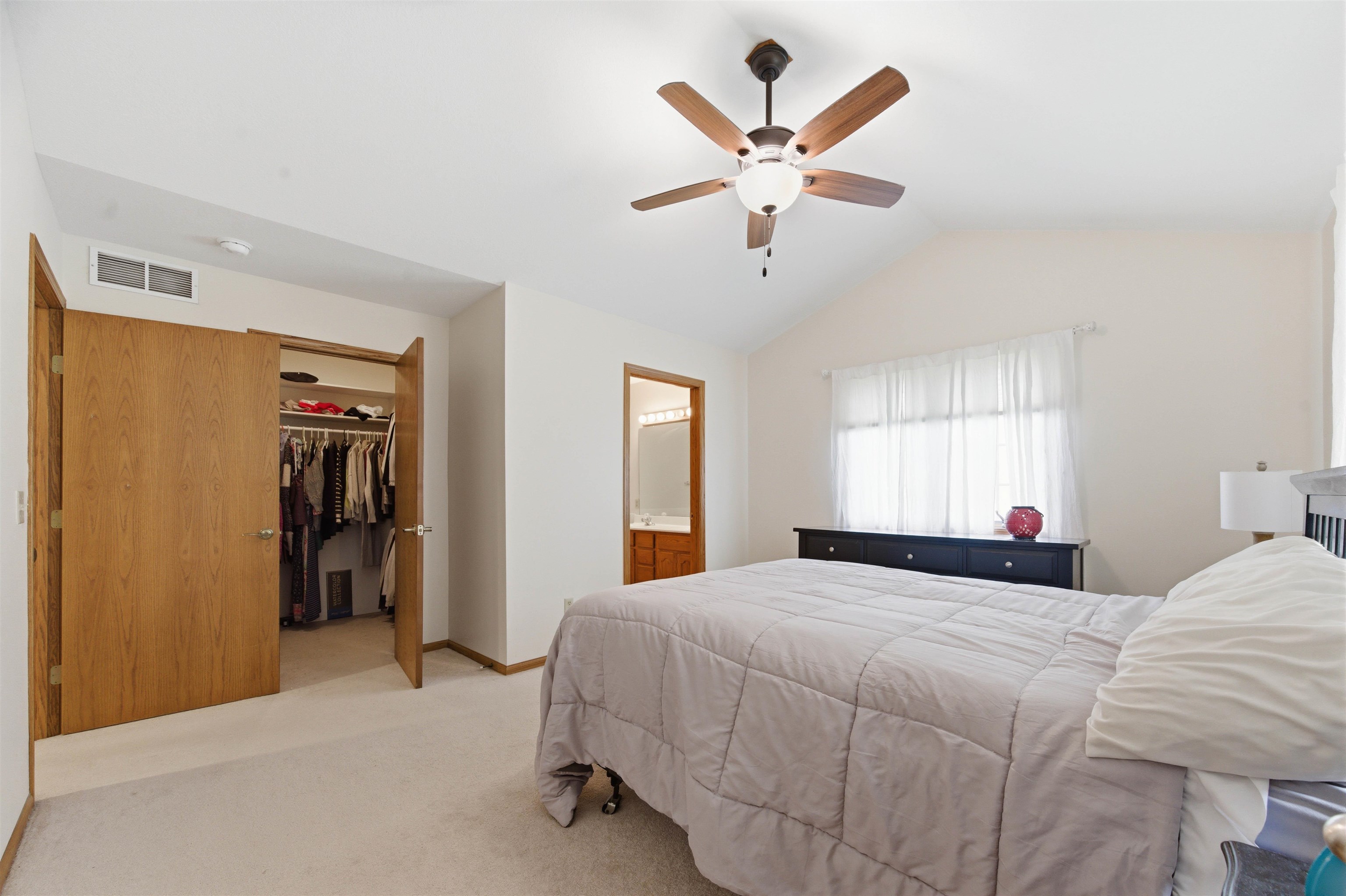1216 S Chestnut St. Property Photo 14