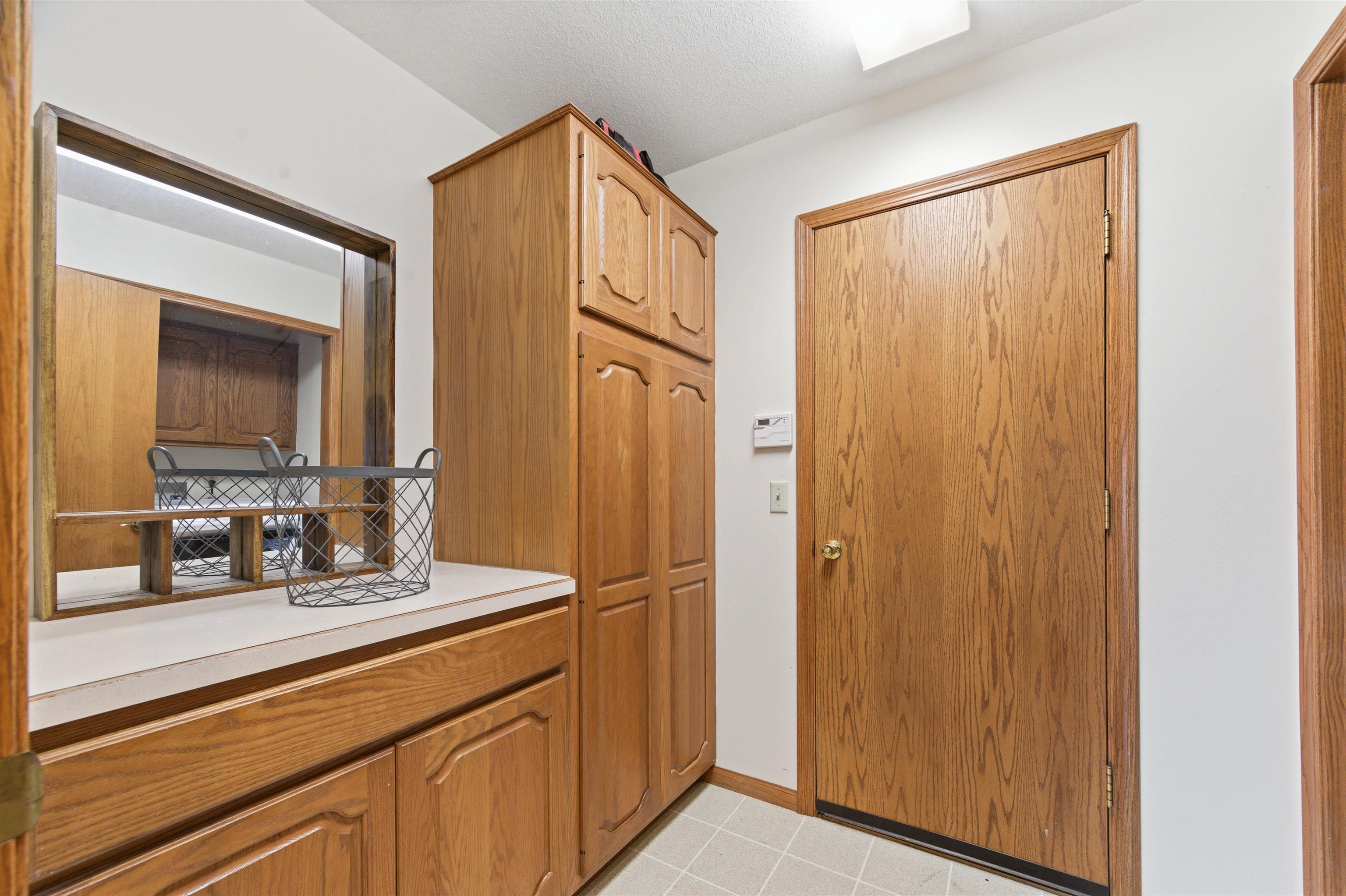 1216 S Chestnut St. Property Photo 18