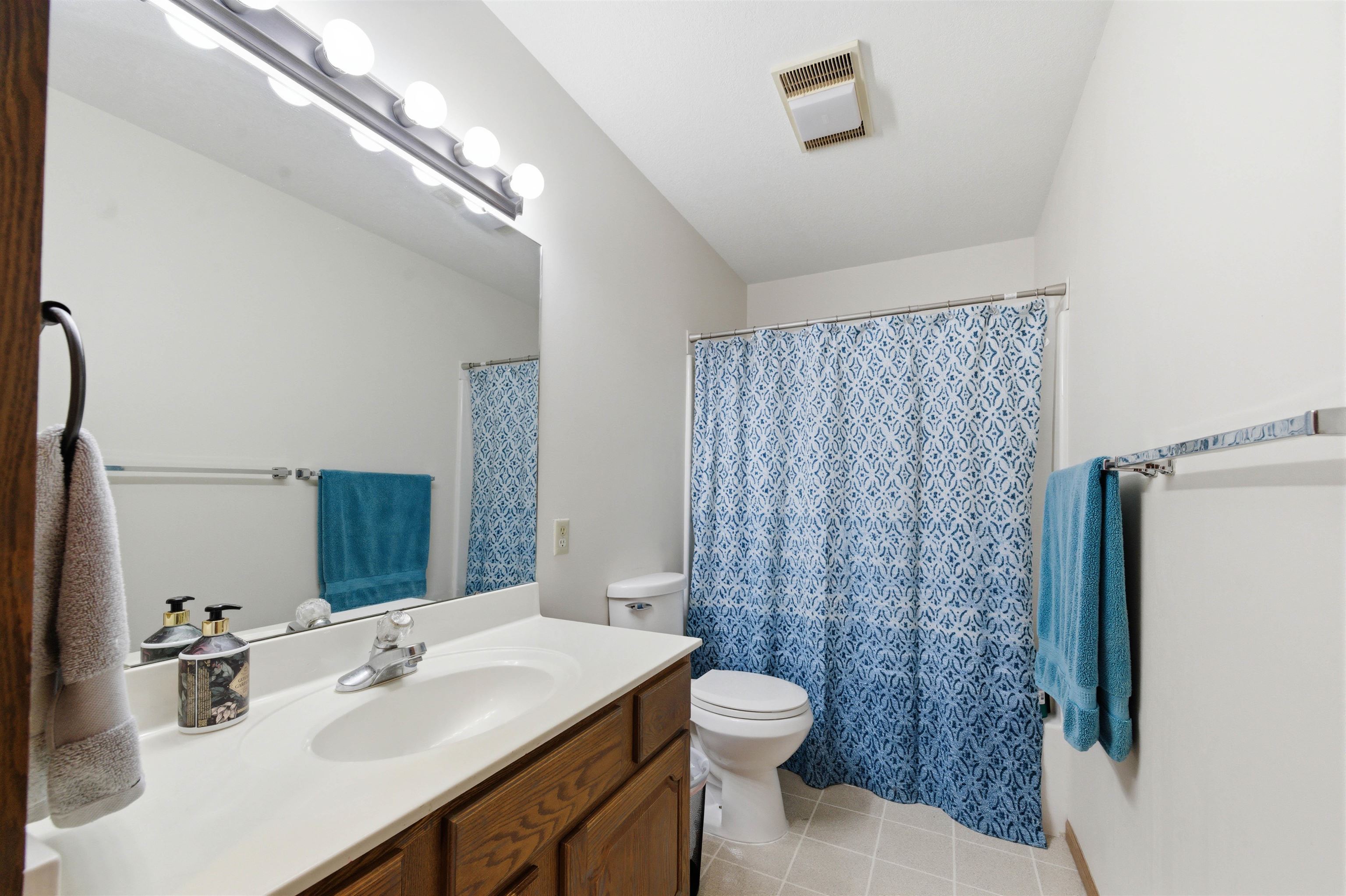 1216 S Chestnut St. Property Photo 20