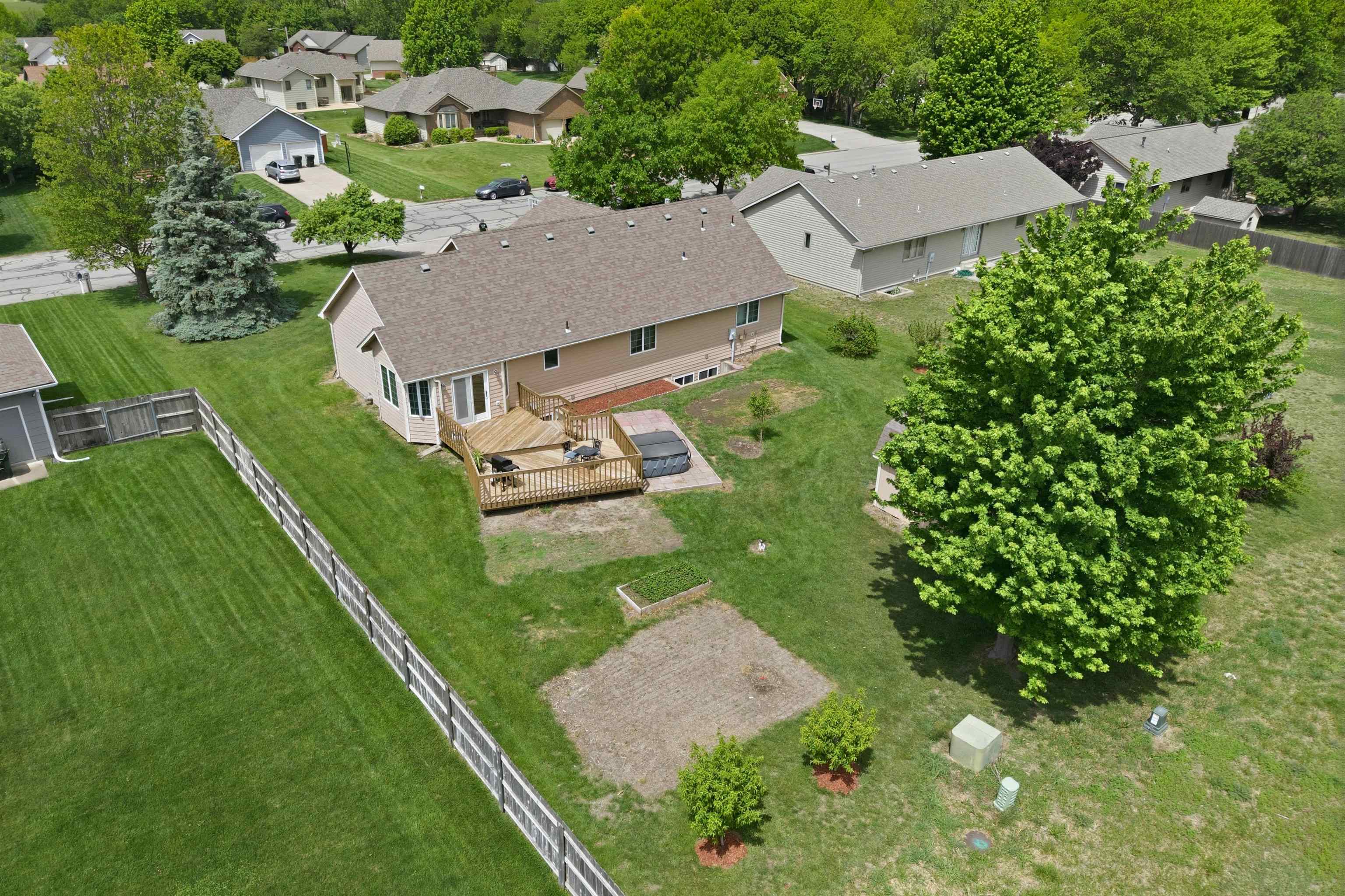 1216 S Chestnut St. Property Photo 27