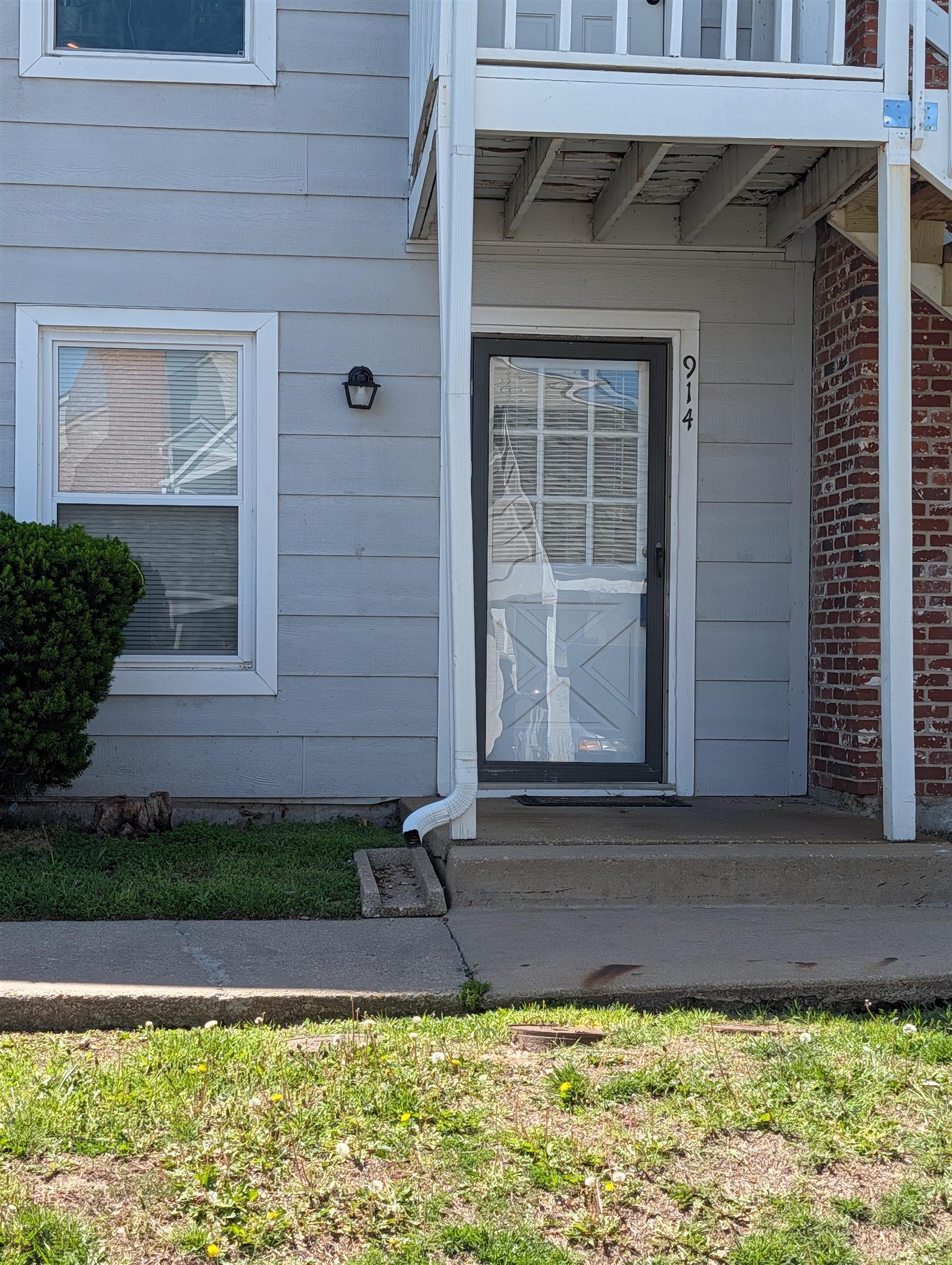 1717 S Cypress Property Photo 1
