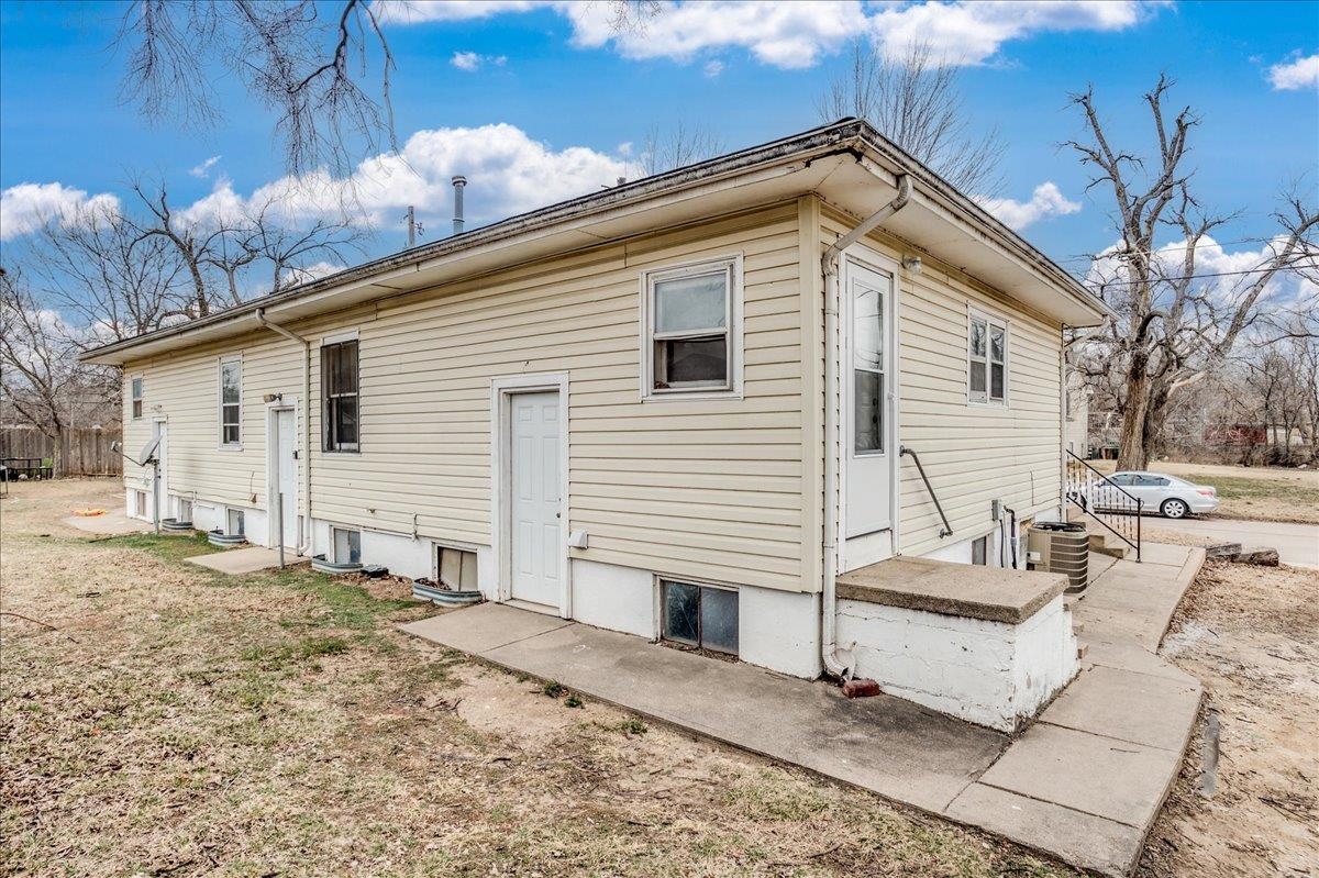 2801-2803 W Elm Property Photo 21