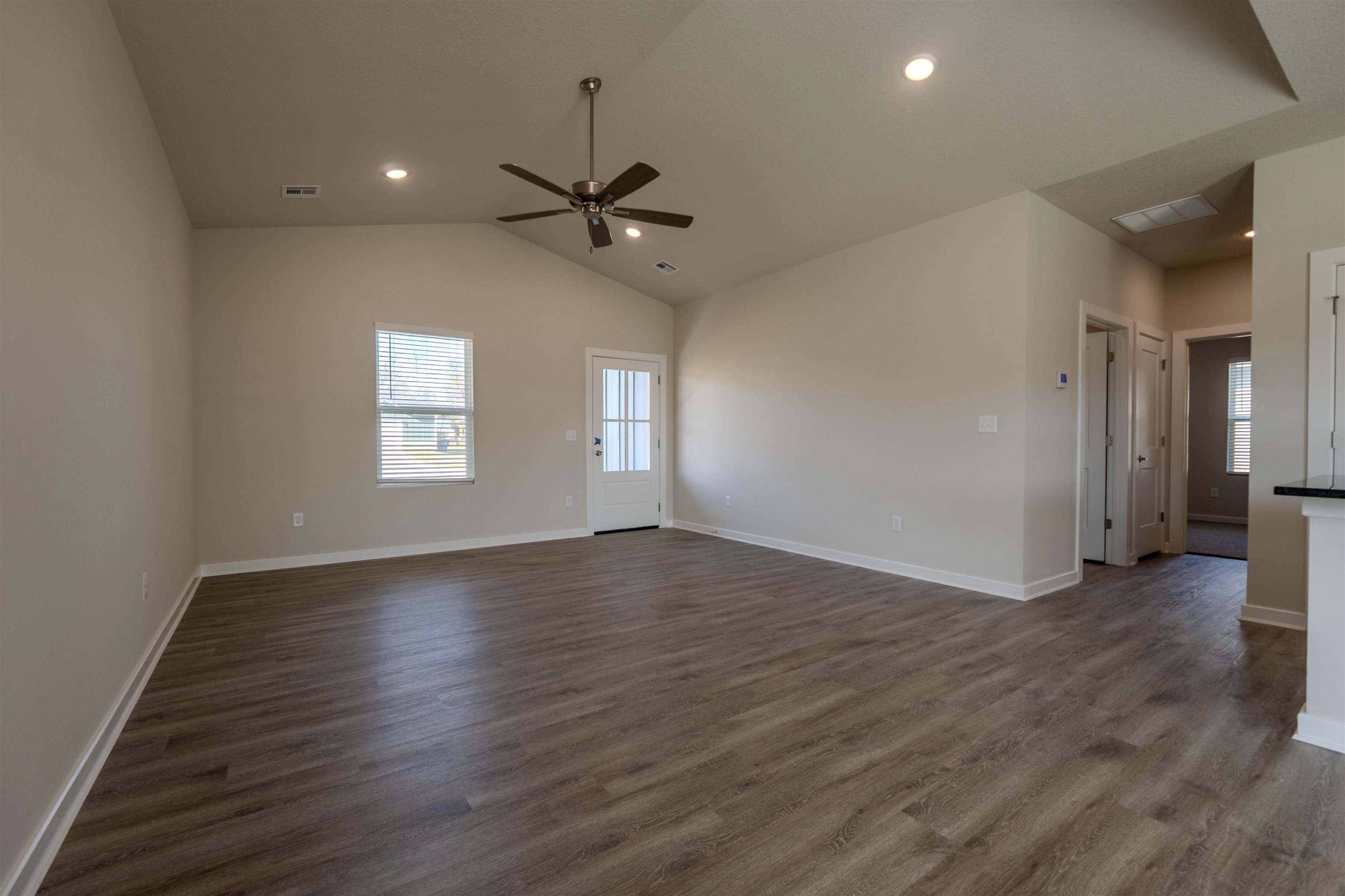 2390 E Thunder Property Photo 9