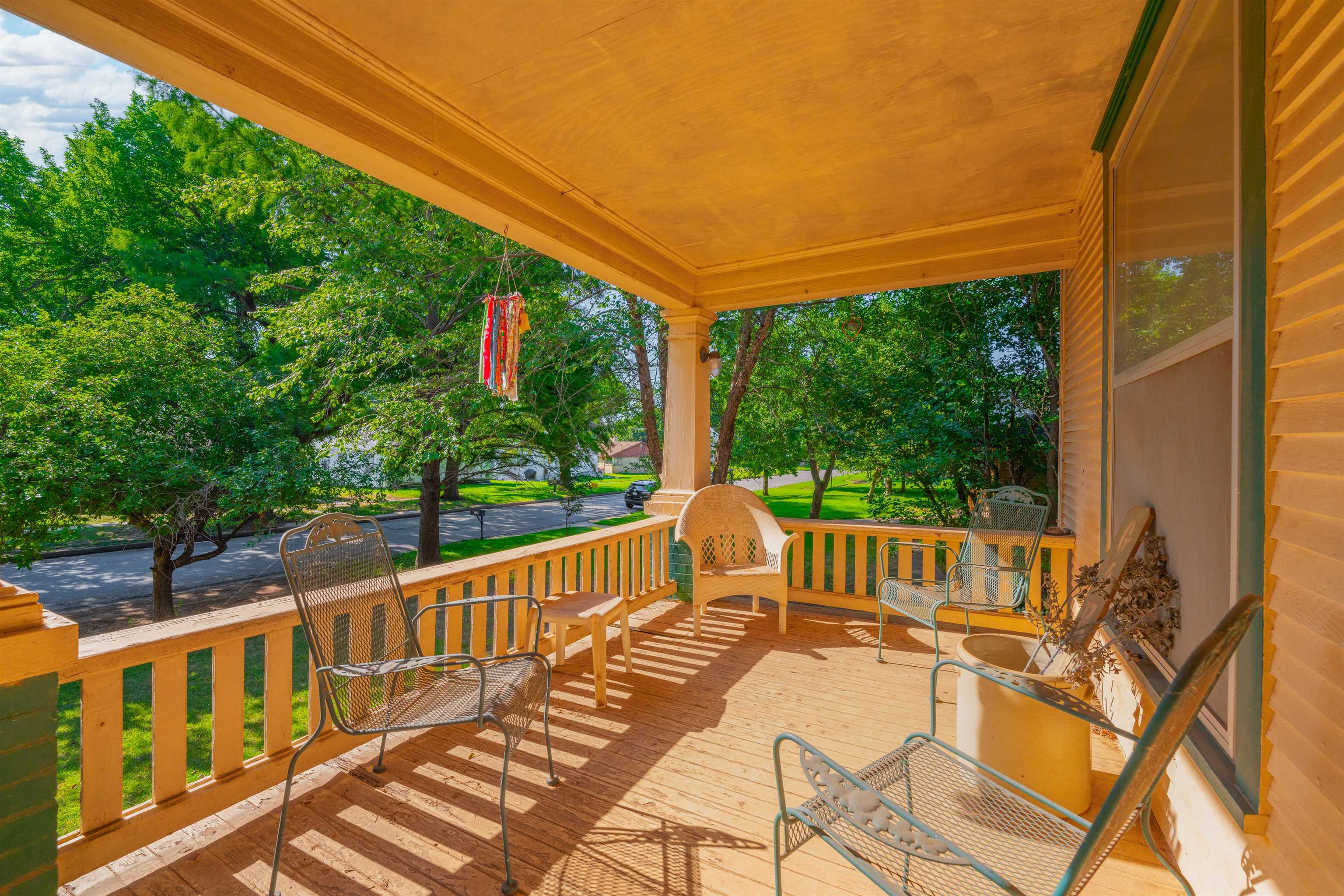 424 N Bluff Property Photo 4
