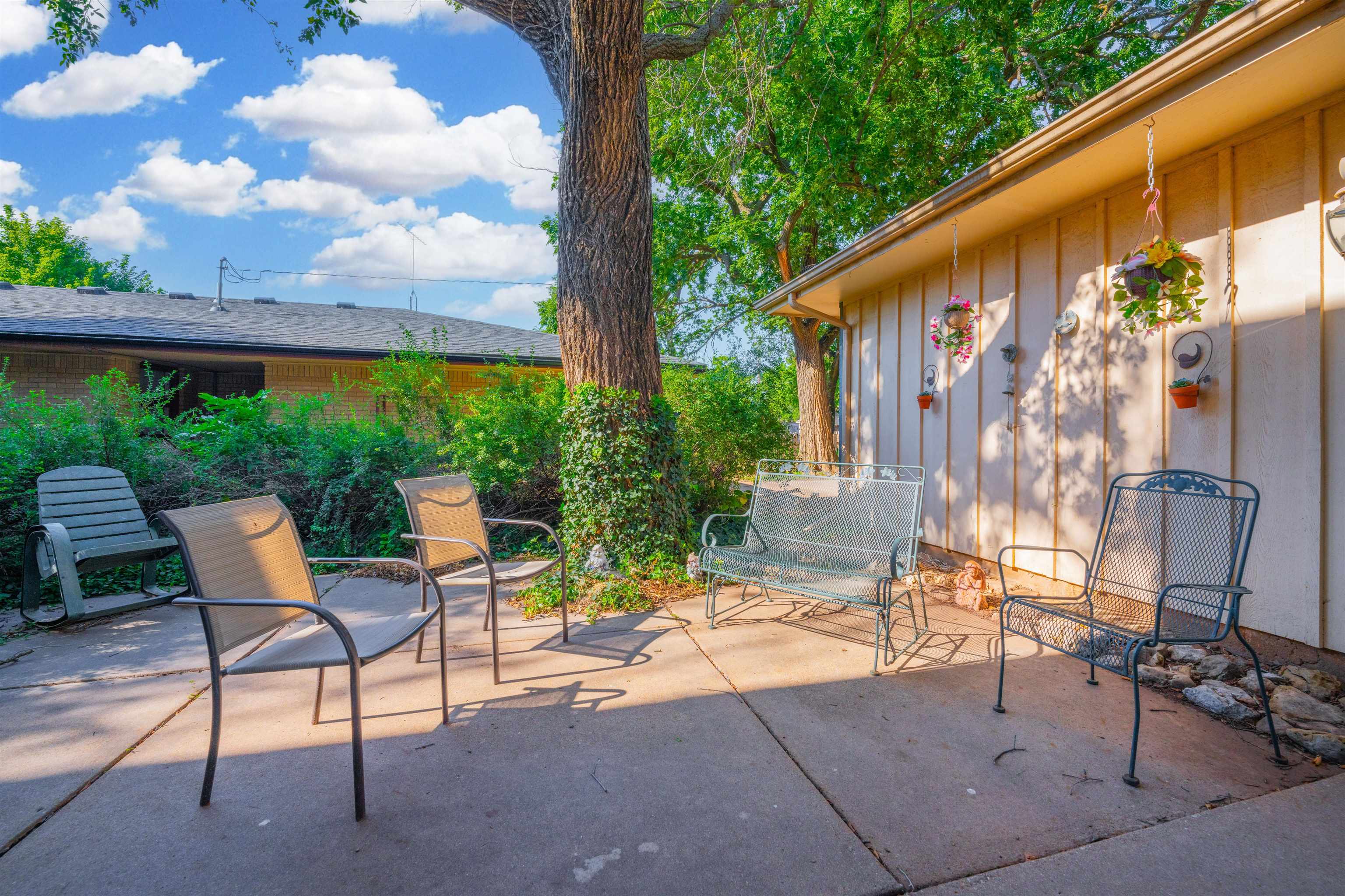 424 N Bluff Property Photo 33