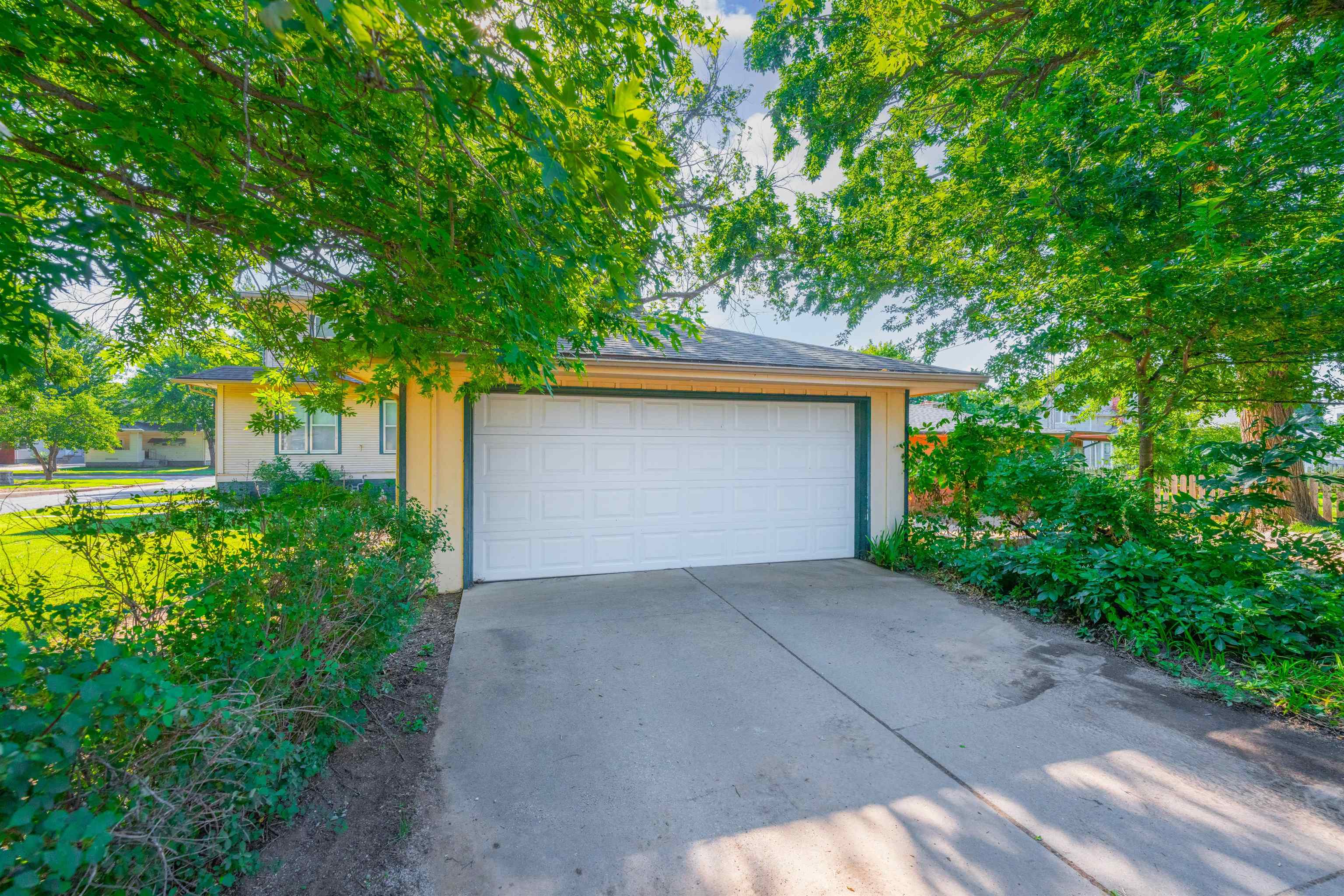 424 N Bluff Property Photo 34