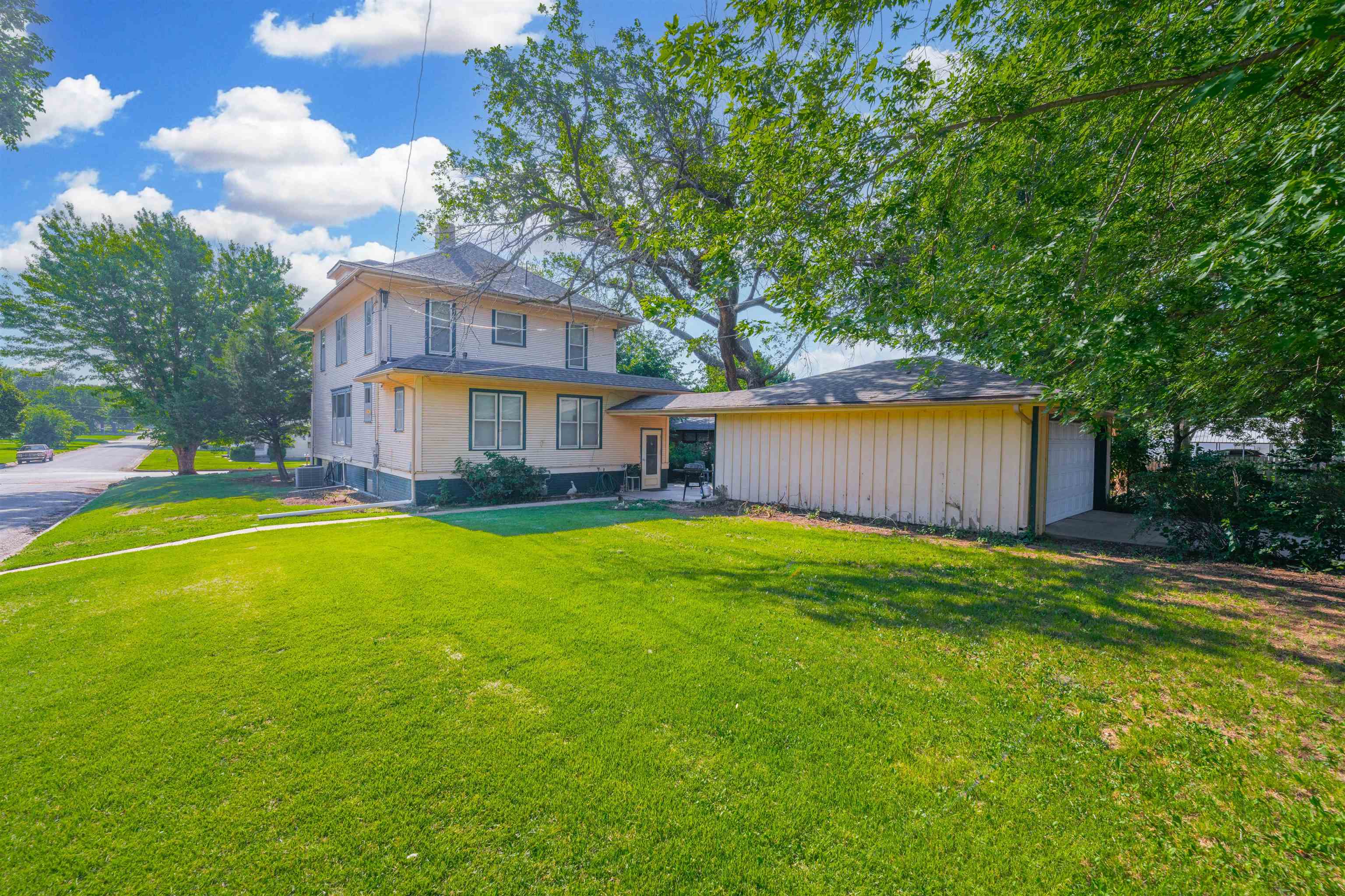 424 N Bluff Property Photo 35