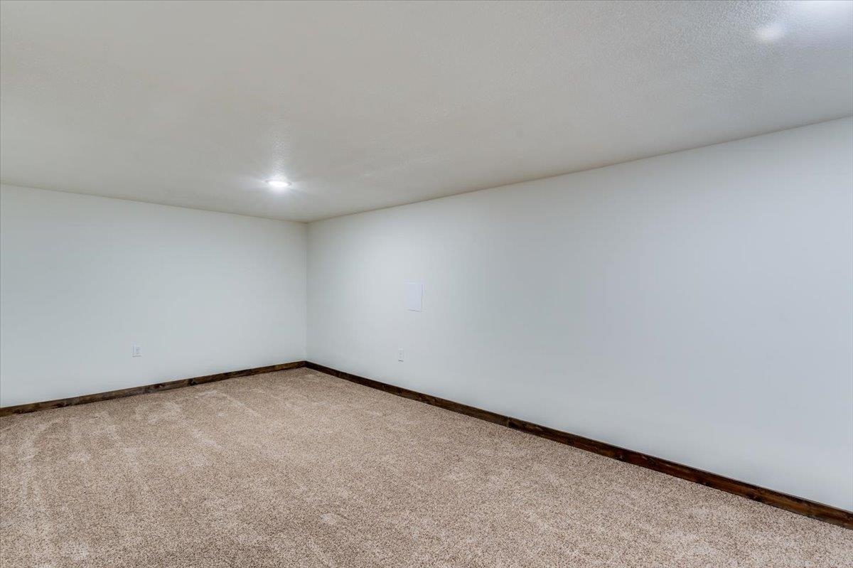 3238 S Edwards Property Photo 18