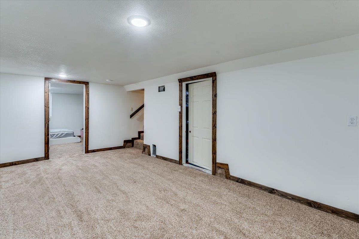 3238 S Edwards Property Photo 19