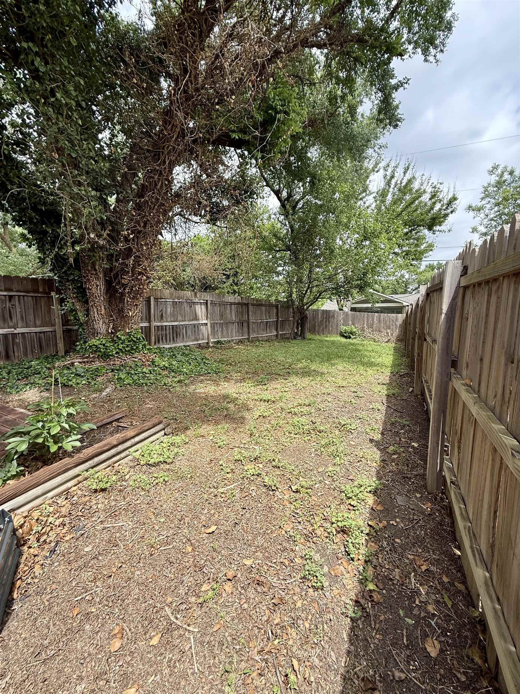 2022 N Old Manor Rd Property Photo 3