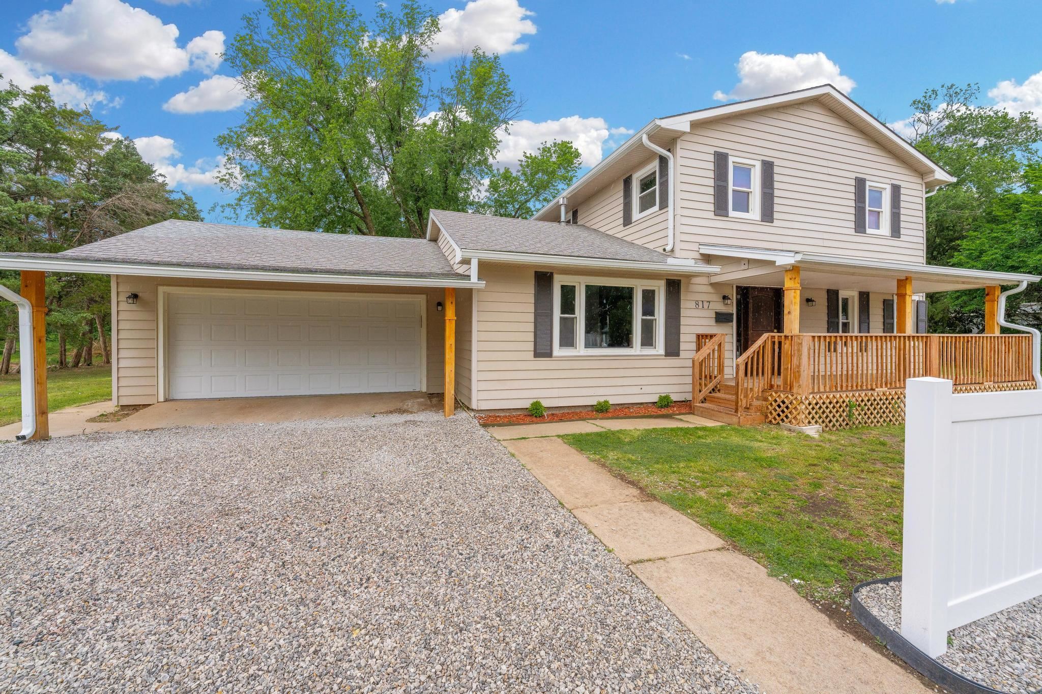 817 W Orchard Property Photo 1