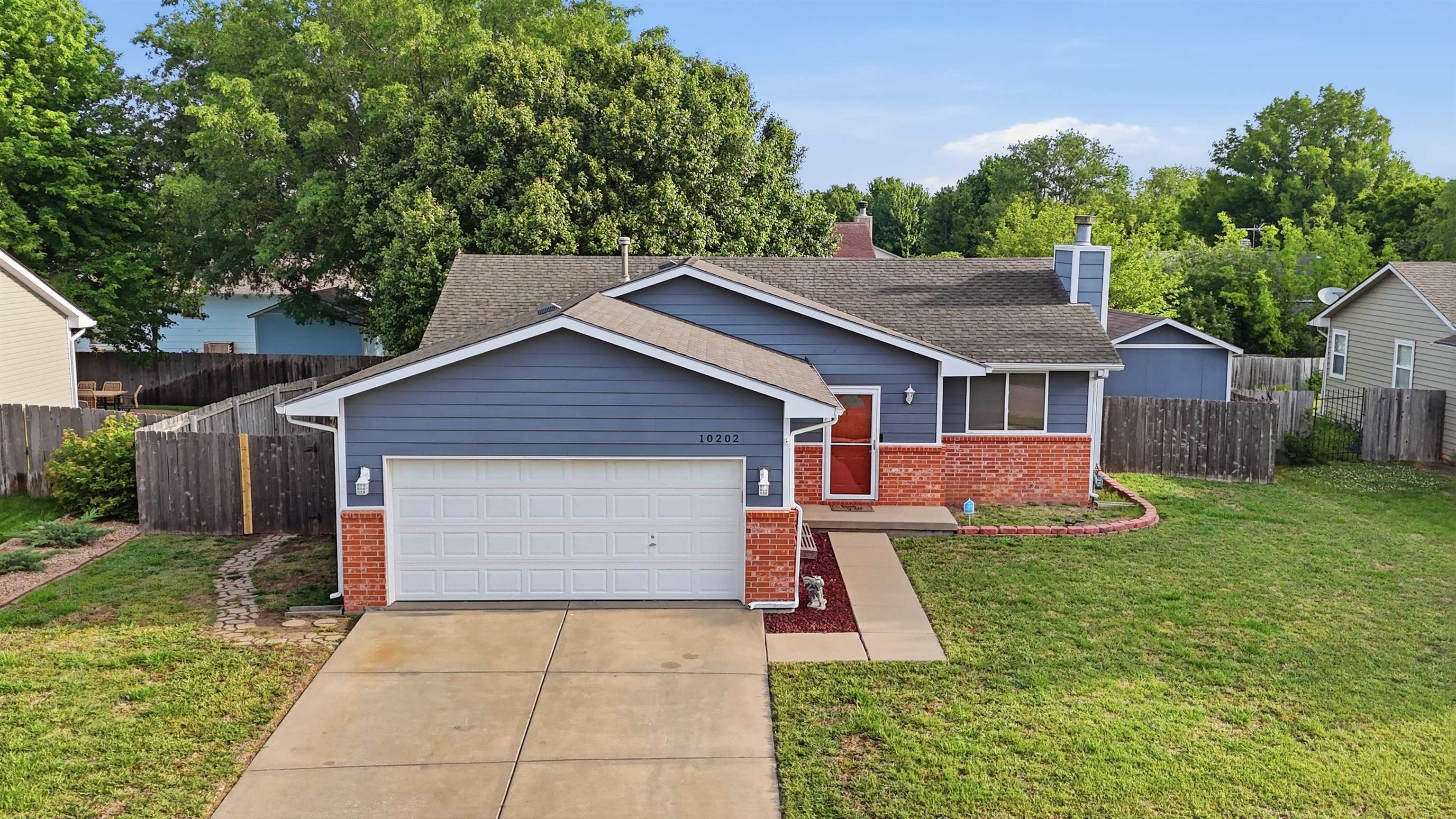 10202 W Prairie Woods Property Photo 1