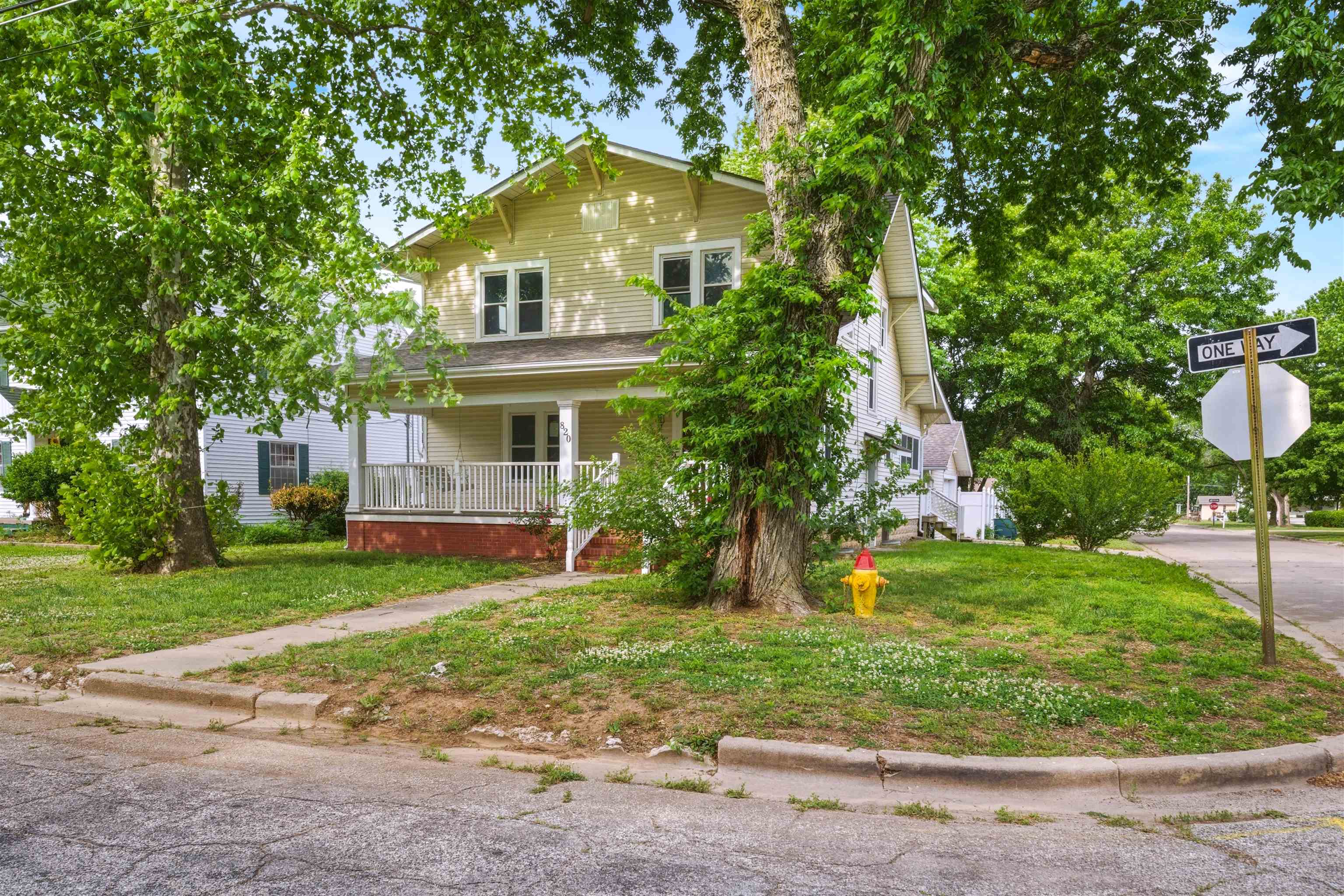 820 N A St Property Photo 1
