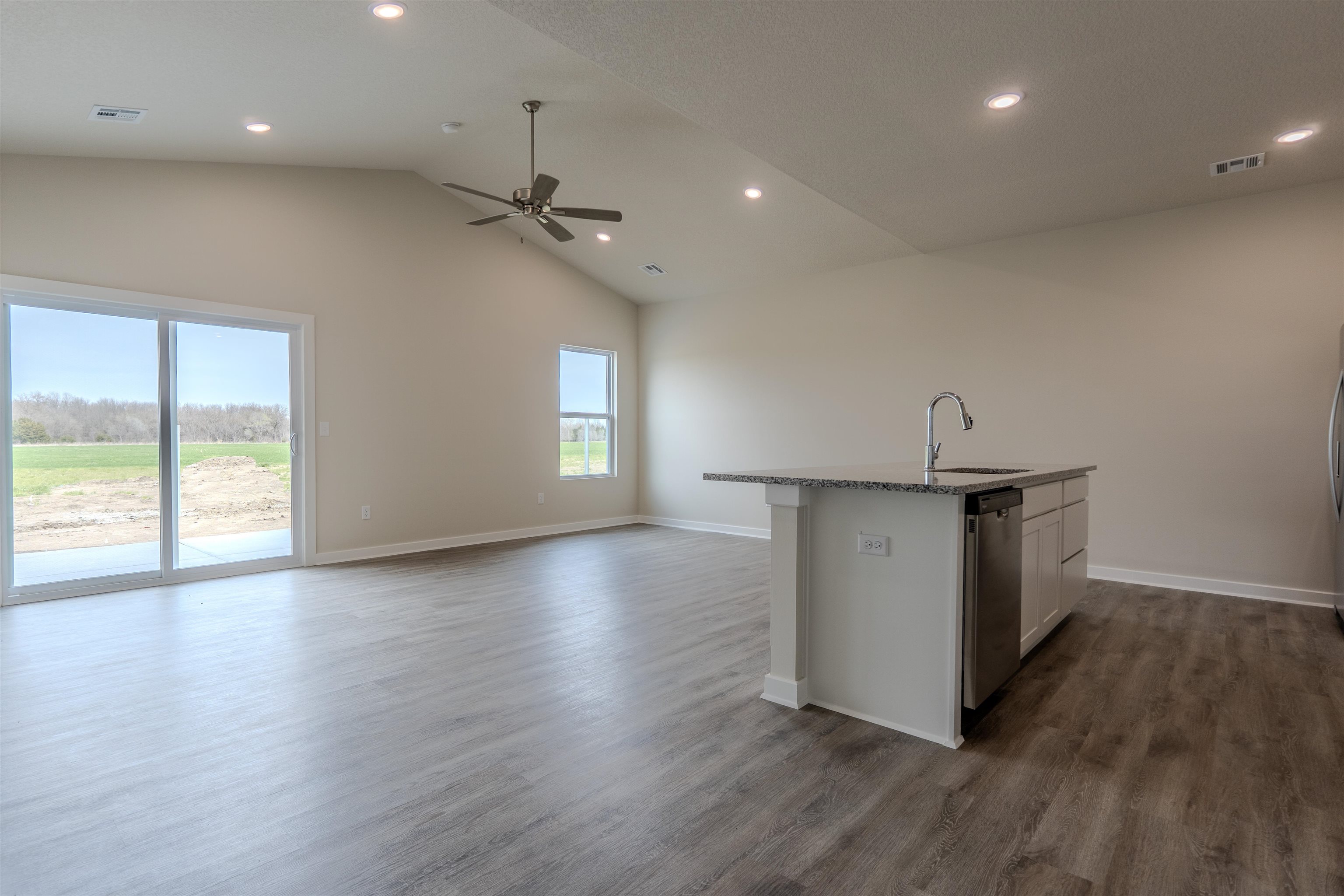 4905 N Spruce Property Photo 3