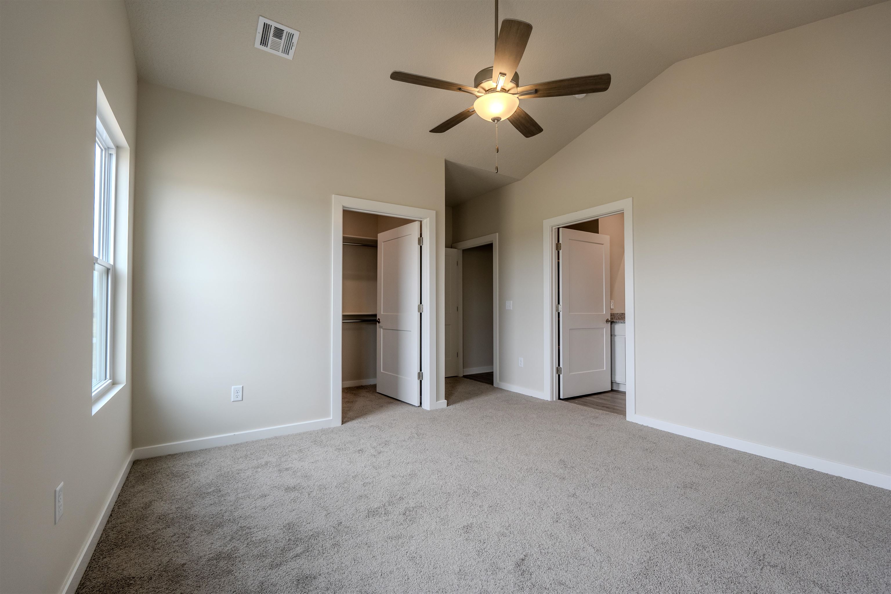 4905 N Spruce Property Photo 10