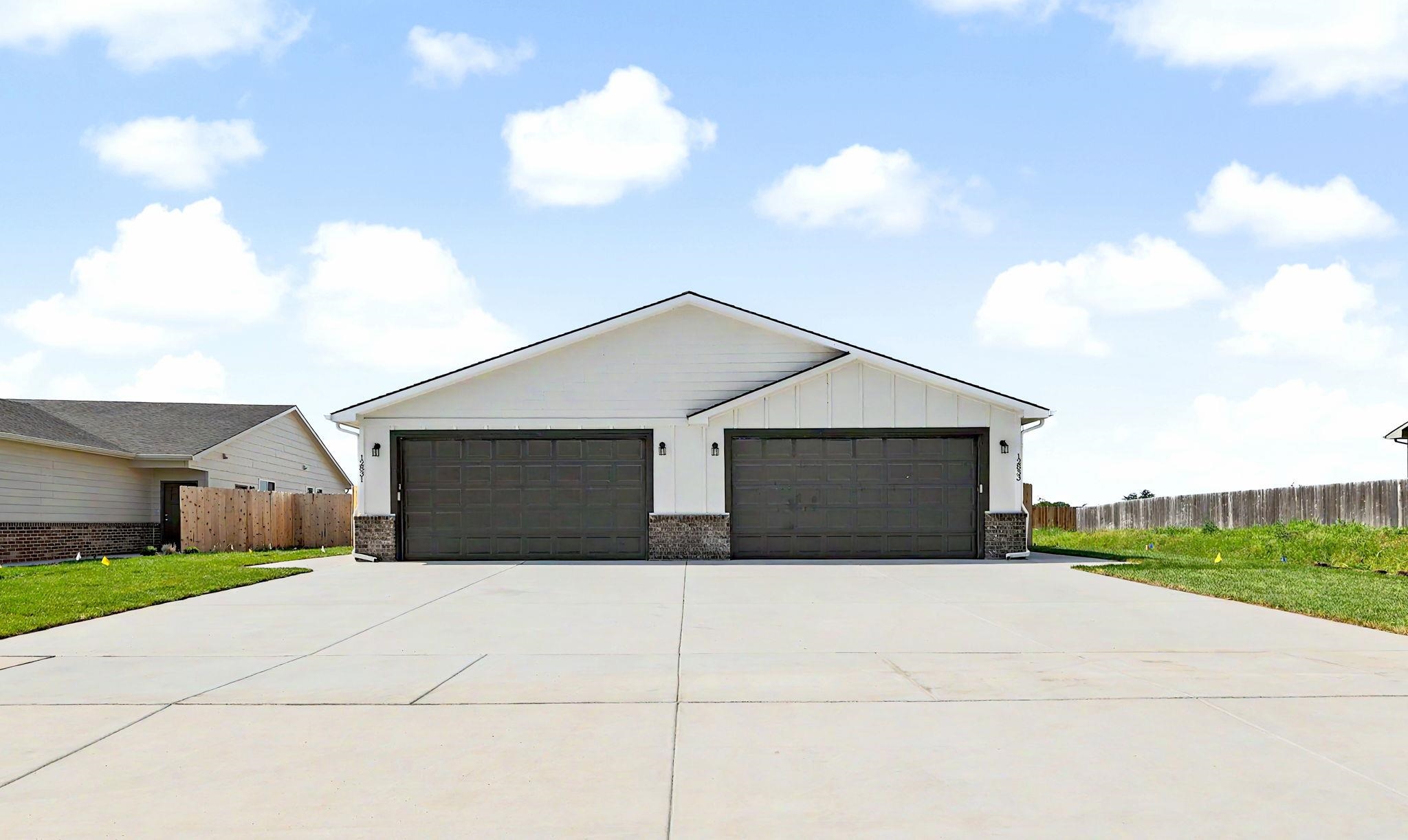 12833 W Red Rock St Property Photo 3