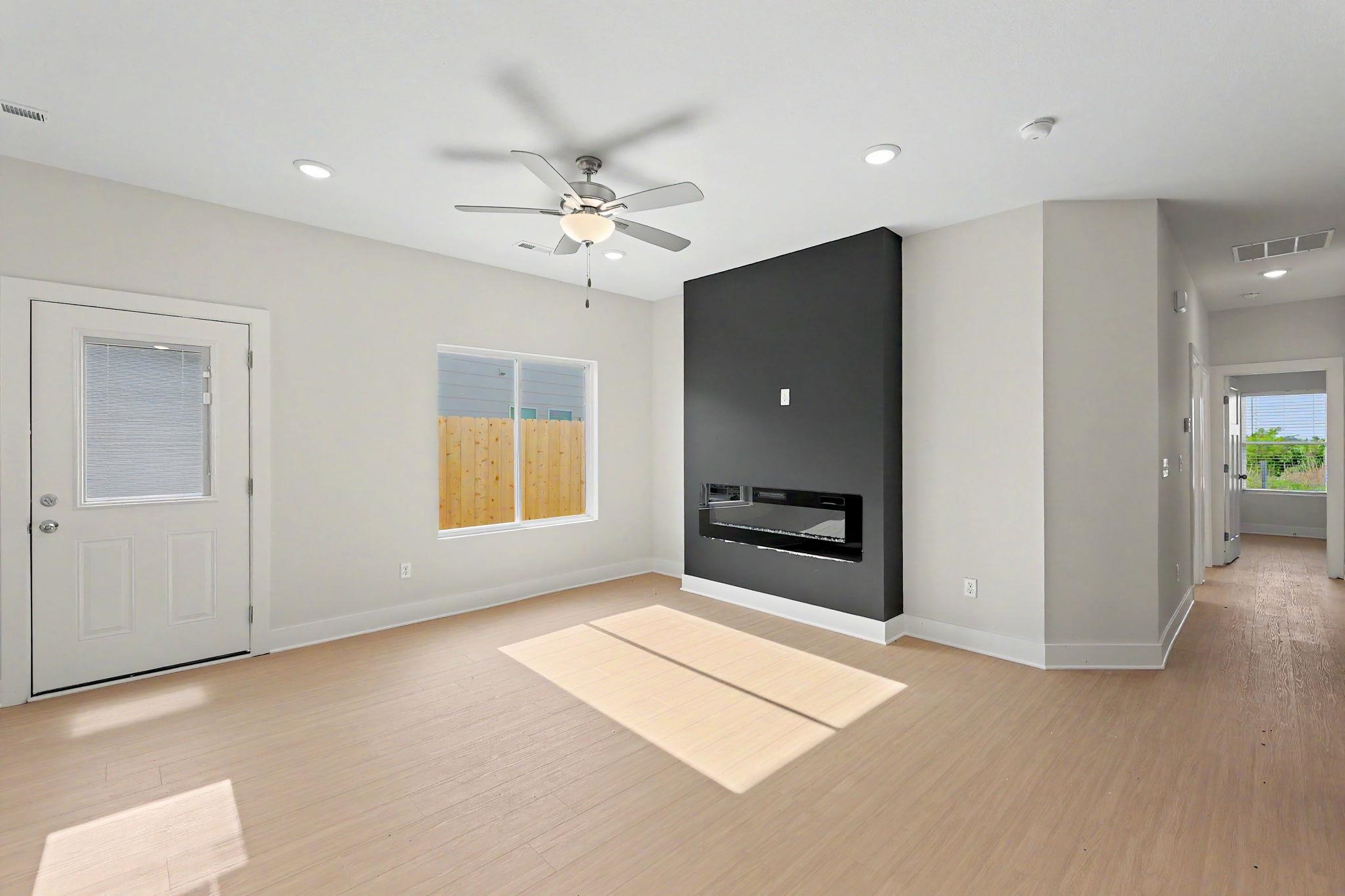 12833 W Red Rock St Property Photo 4