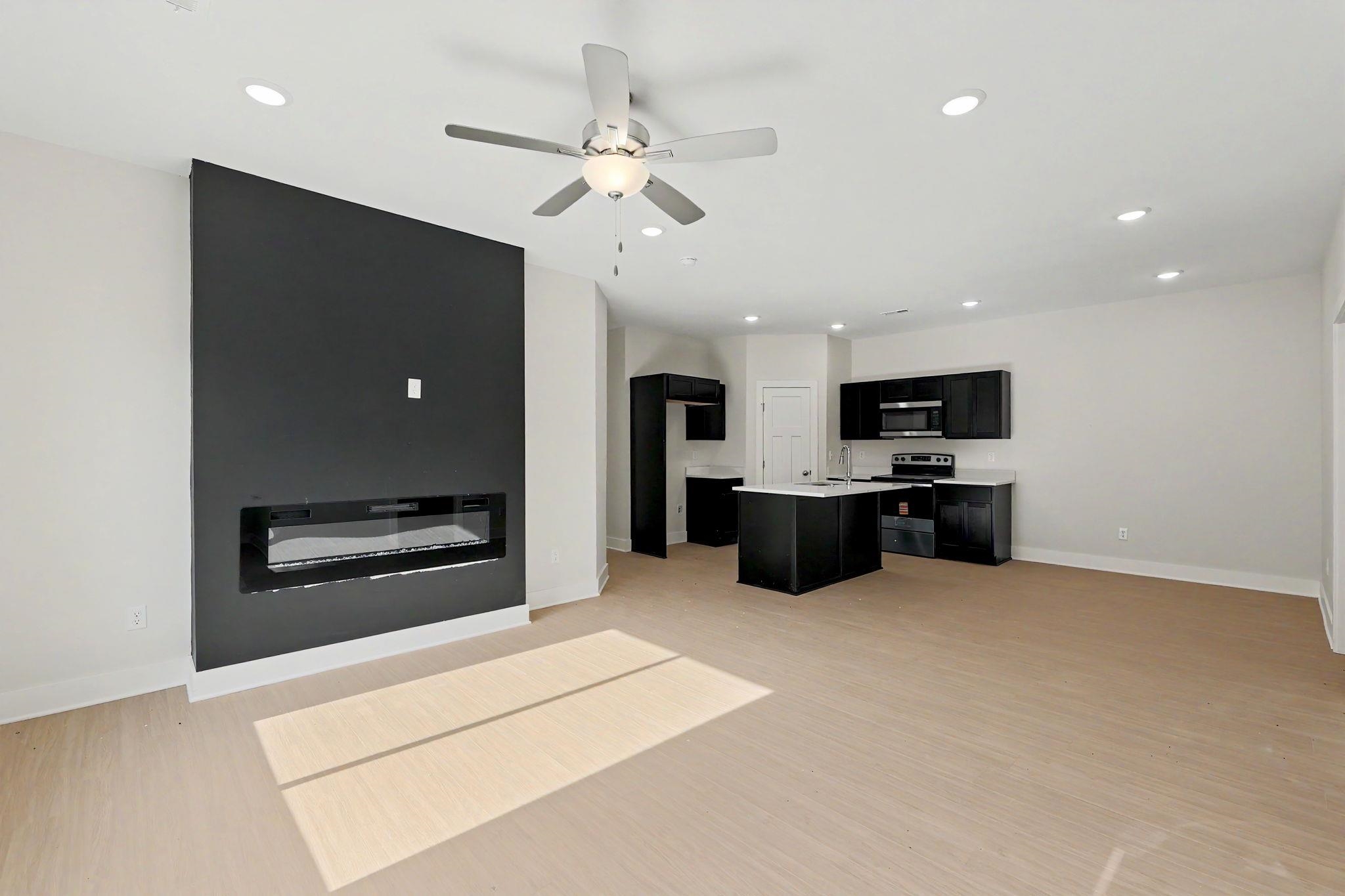 12833 W Red Rock St Property Photo 5