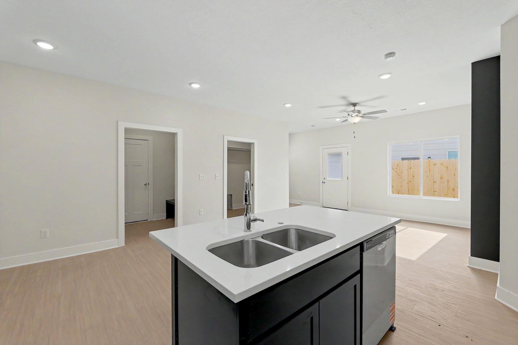 12833 W Red Rock St Property Photo 10