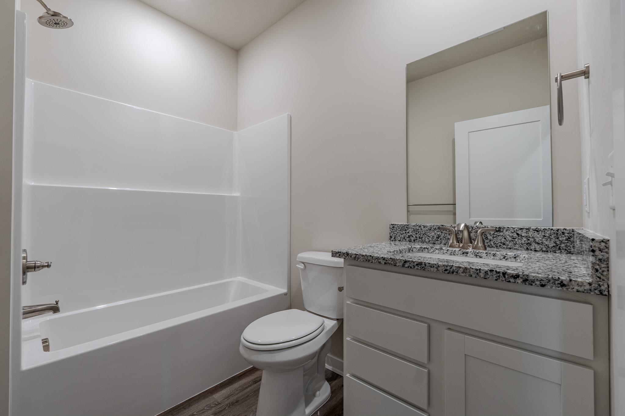 4913 N Spruce Property Photo 9