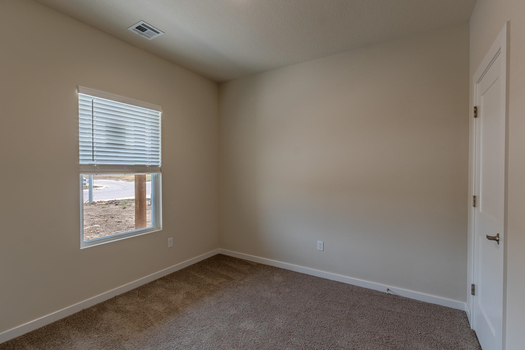 4913 N Spruce Property Photo 11