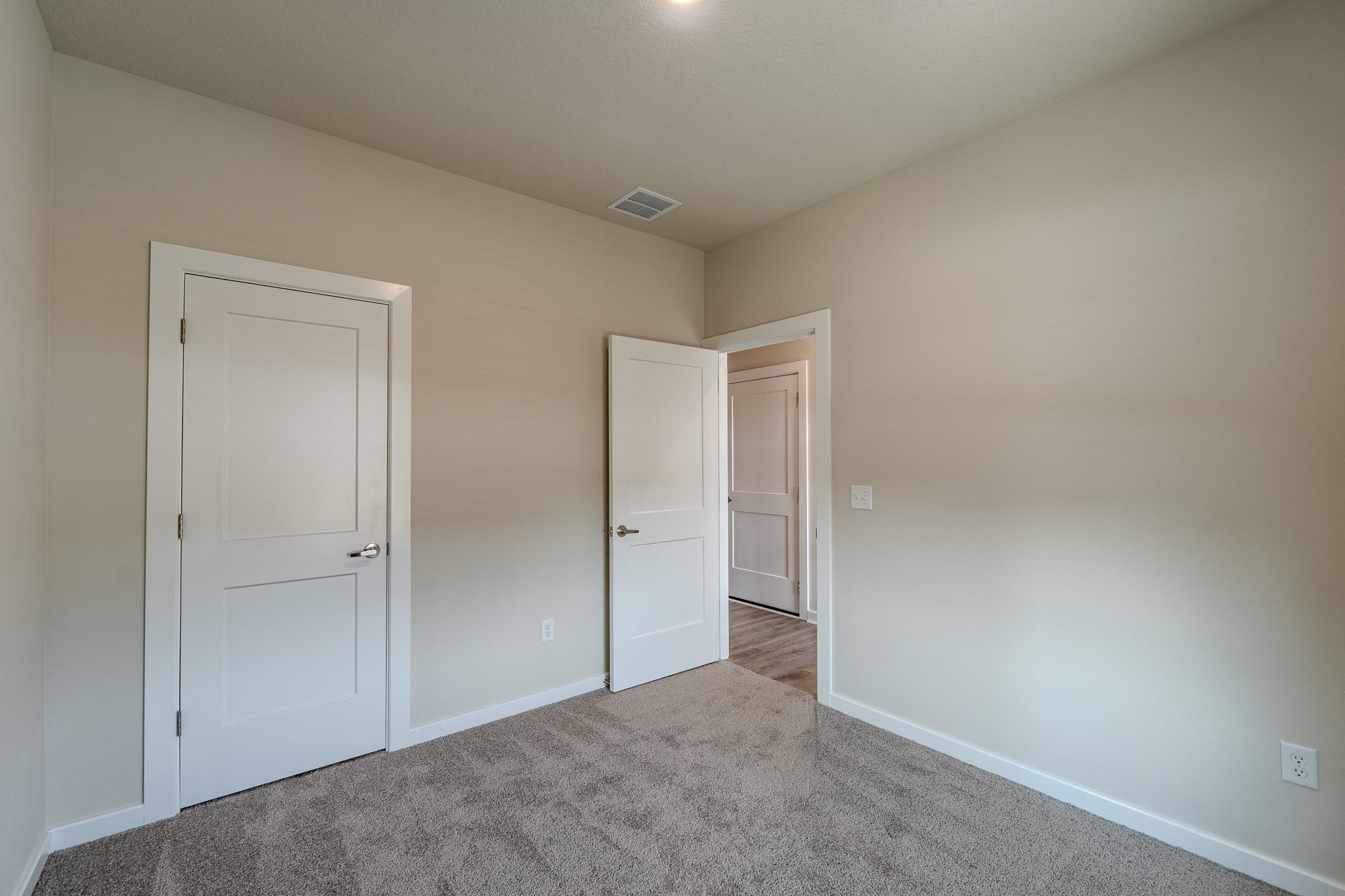 4913 N Spruce Property Photo 12