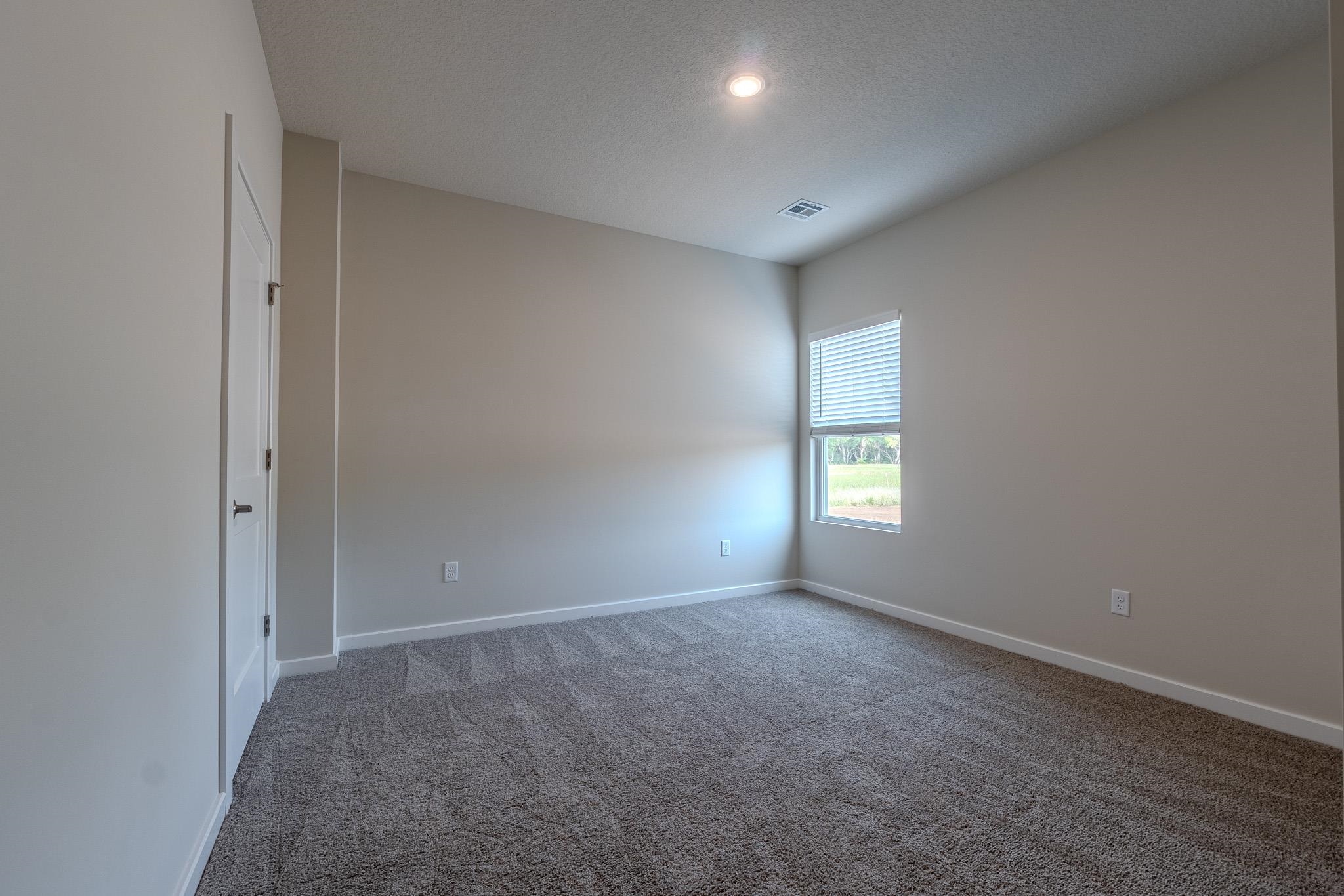 4913 N Spruce Property Photo 14