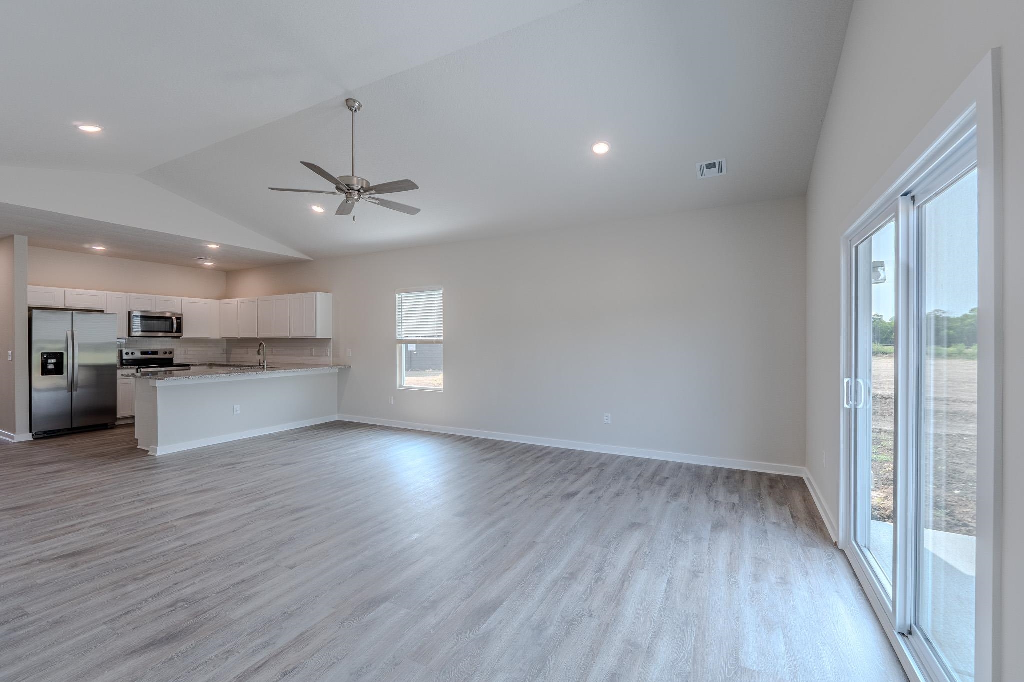 4913 N Spruce Property Photo 17