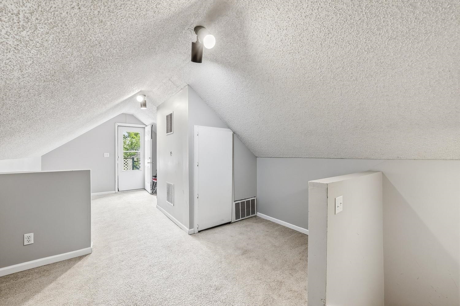 352 S Sheridan Property Photo 13