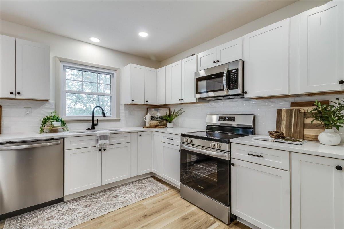 1611 N Rock Rd. Property Photo 11