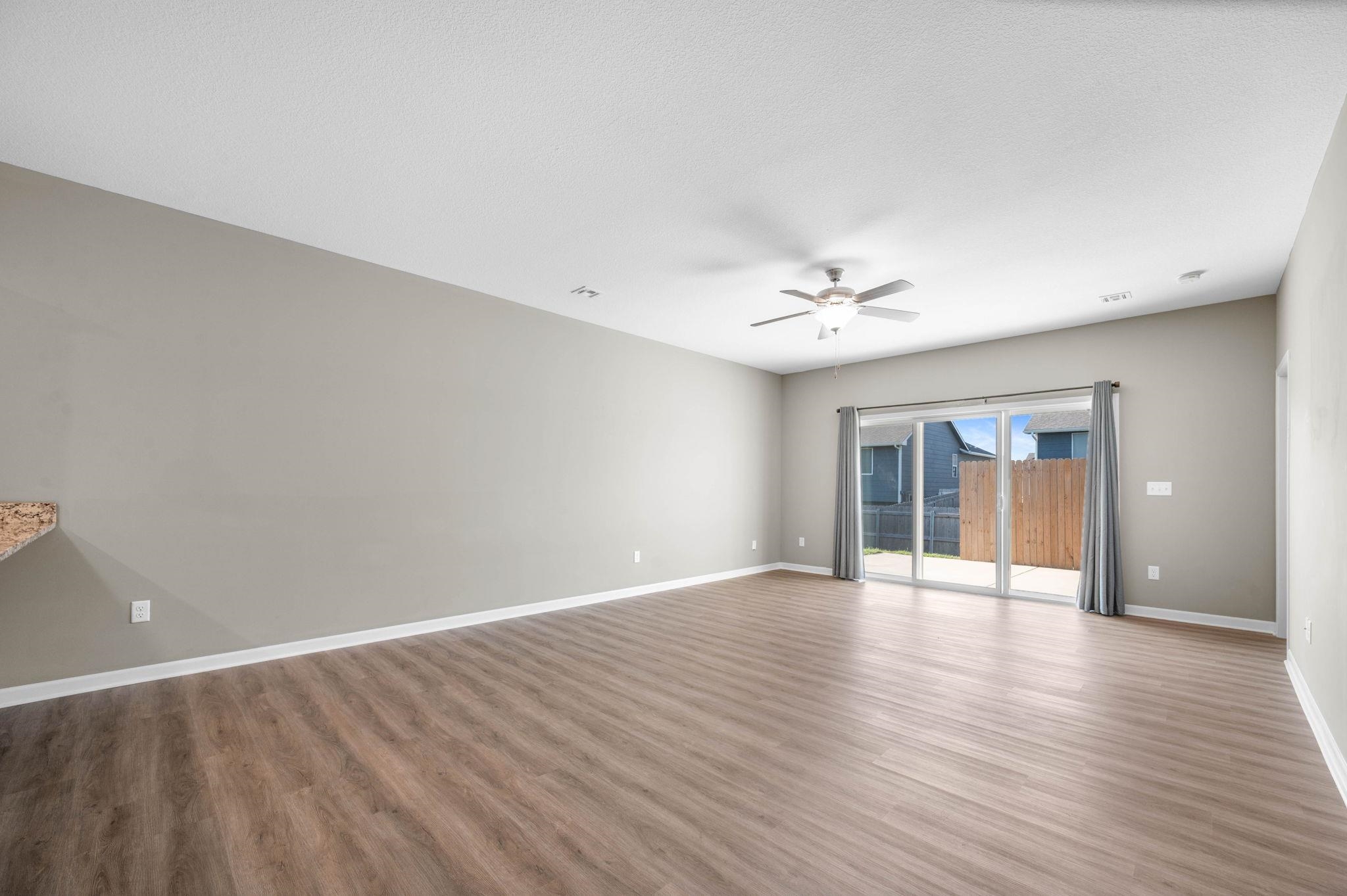 5287 N Toben Property Photo 6