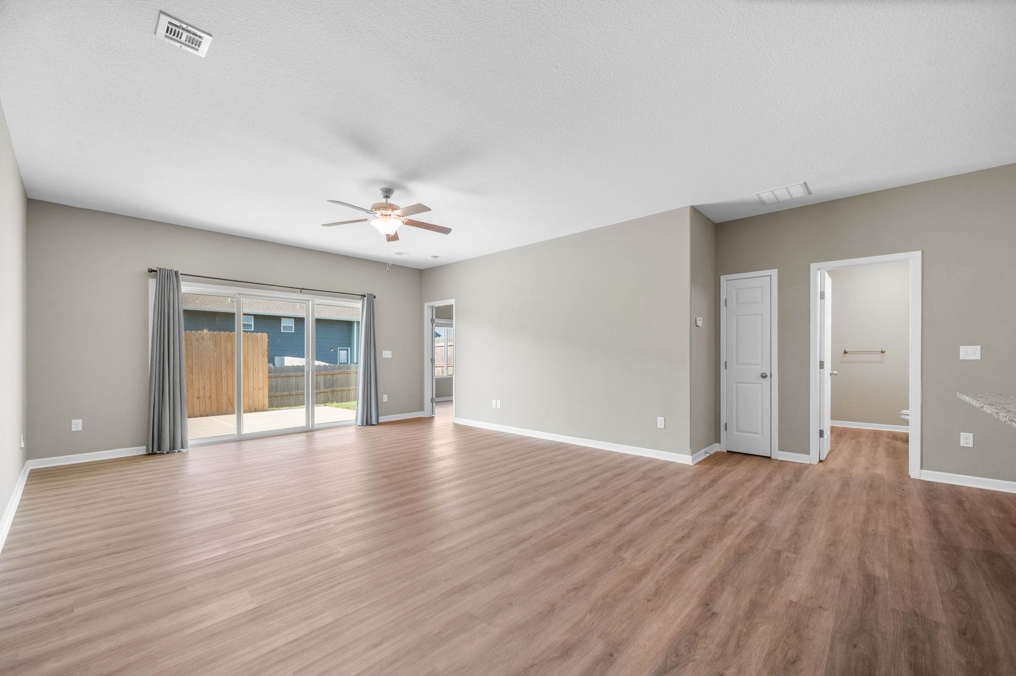 5287 N Toben Property Photo 7