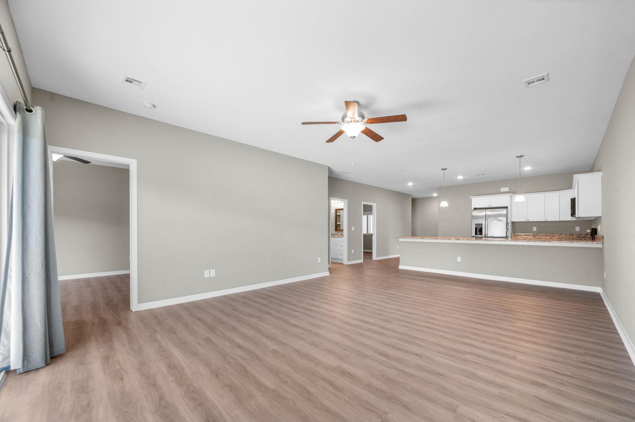 5287 N Toben Property Photo 8