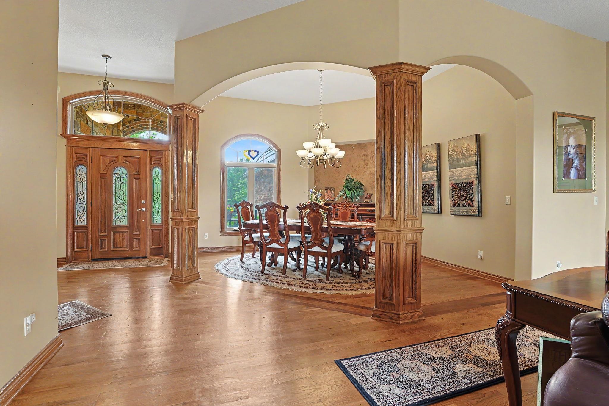 226 E Prairie Point Ct Property Photo 8