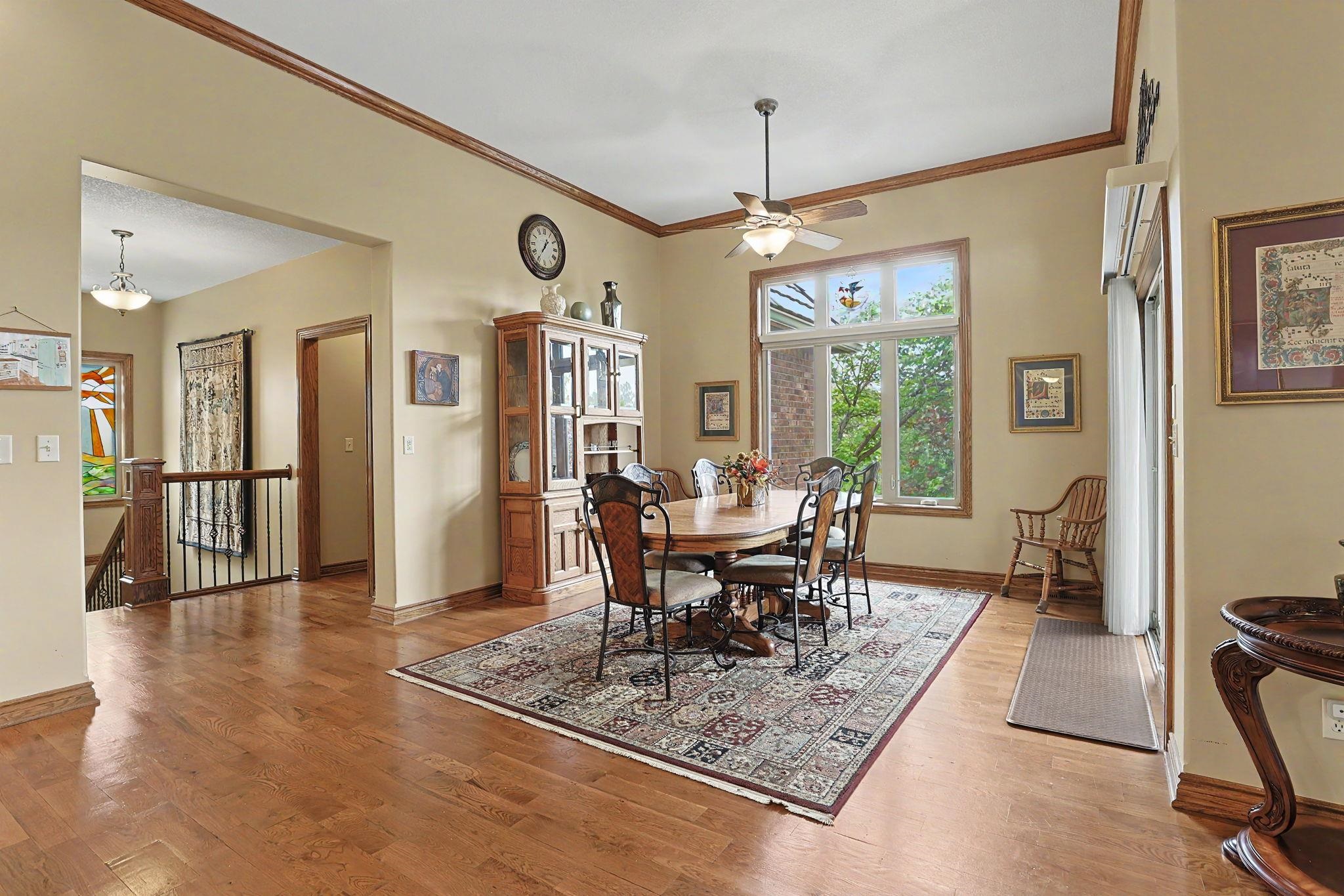 226 E Prairie Point Ct Property Photo 15
