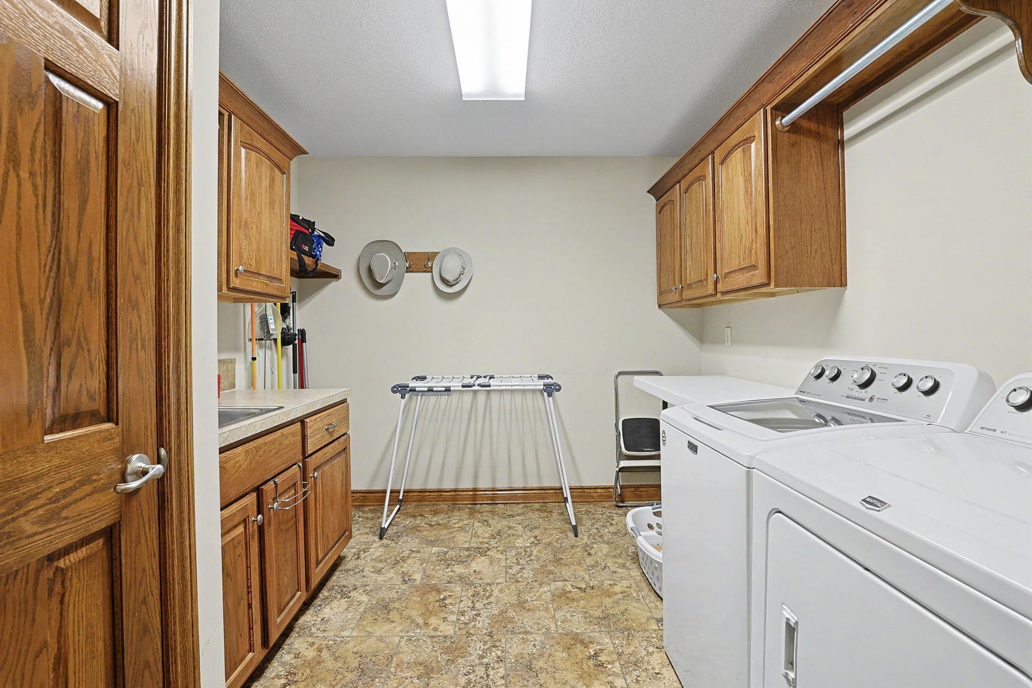 226 E Prairie Point Ct Property Photo 20
