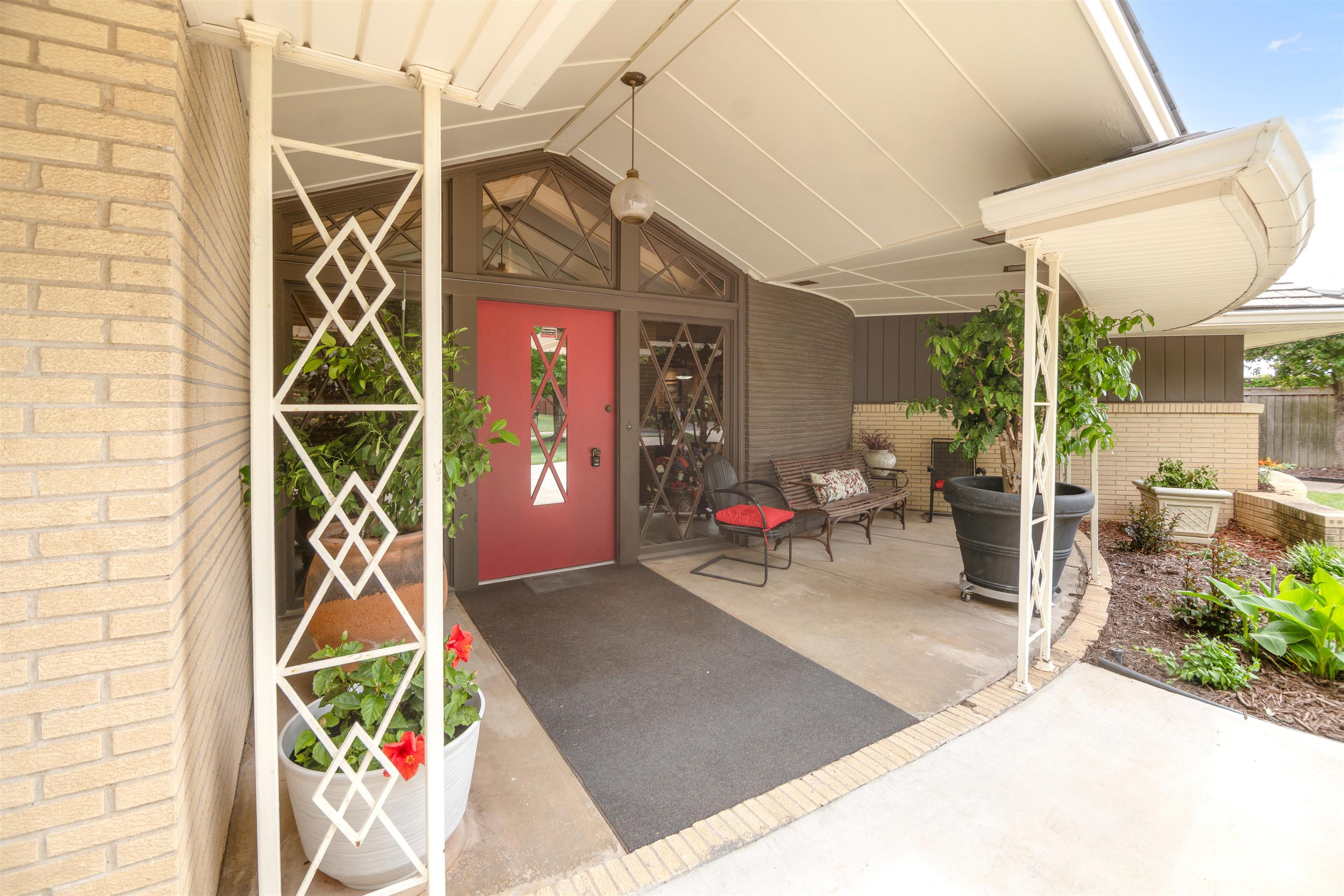 68 S Mission Rd Property Photo 17