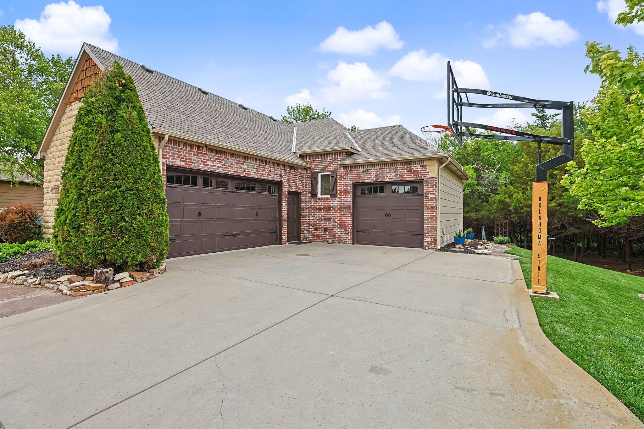12630 E Zimmerly Ct Property Photo 3