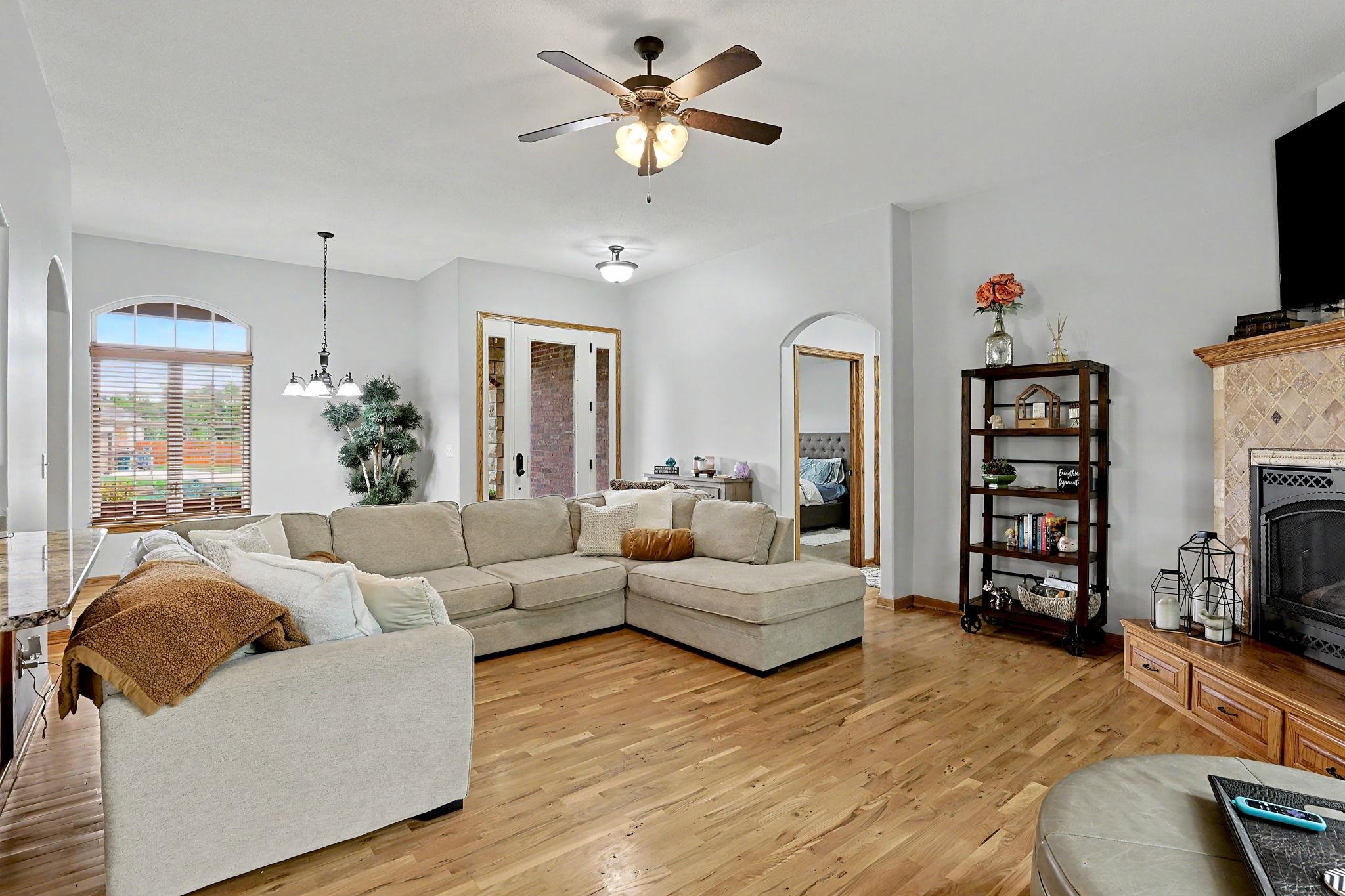 12630 E Zimmerly Ct Property Photo 5