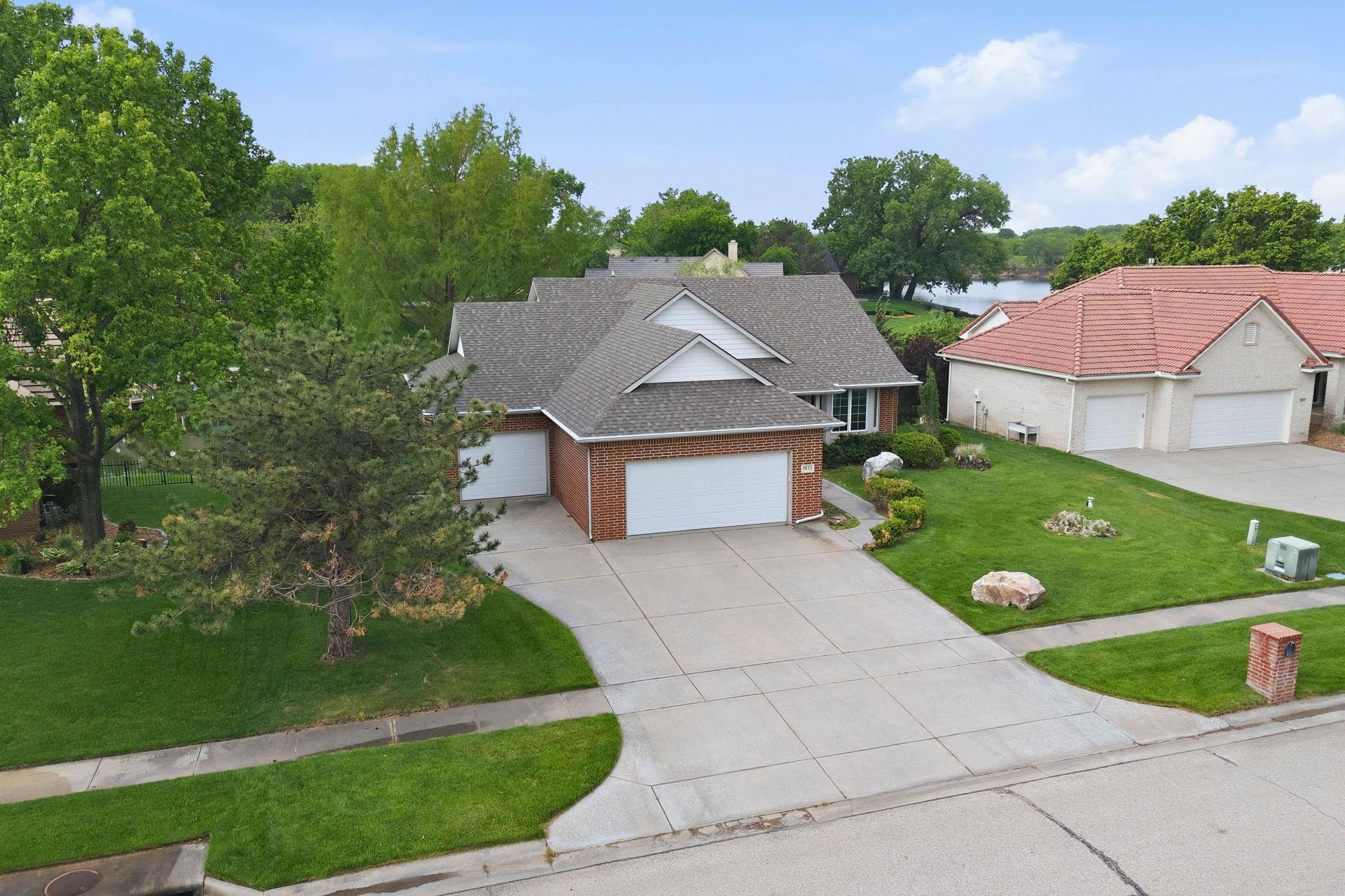 5033 N Harborside Ct Property Photo 1