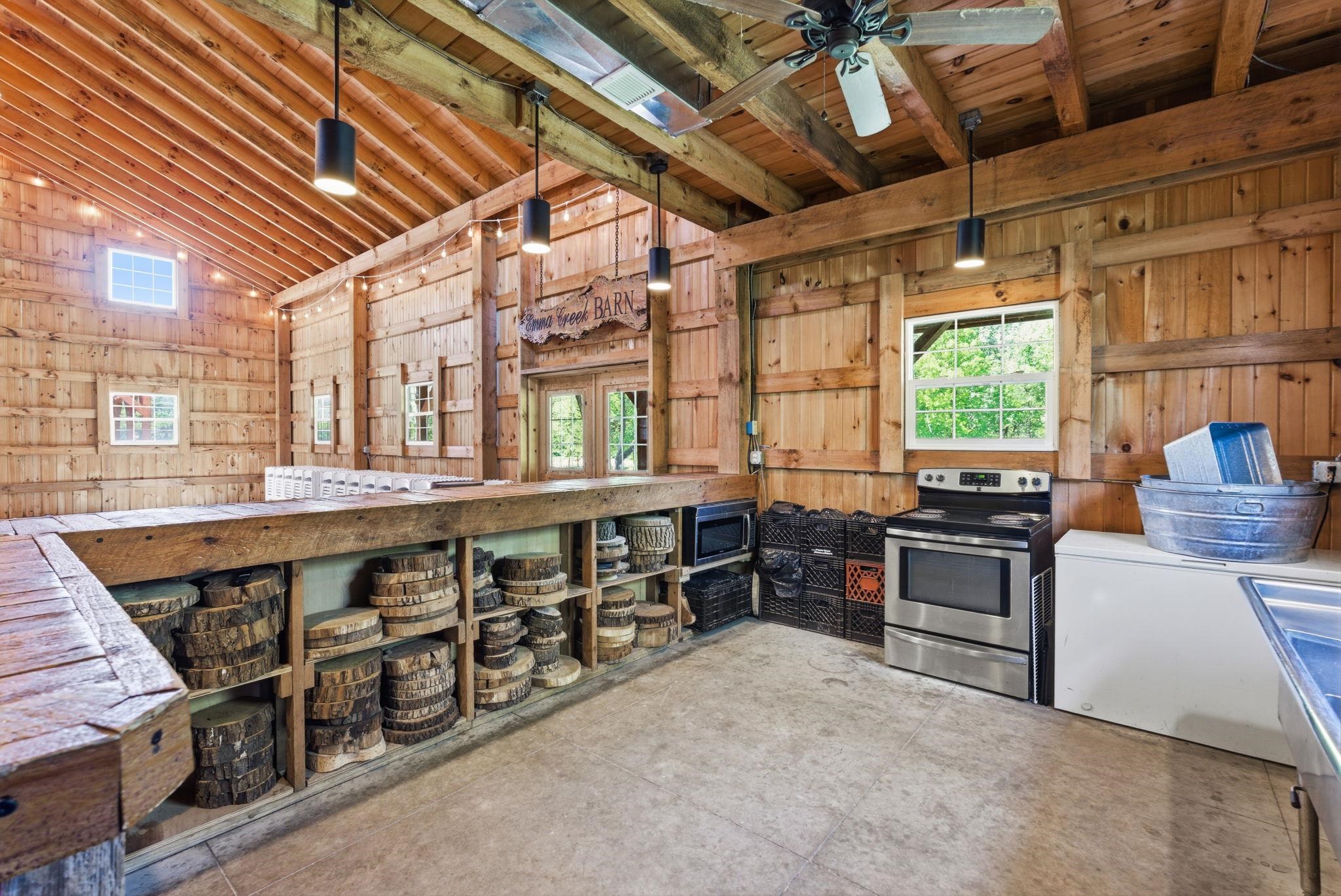 2959 Arapaho Rd Property Photo 9