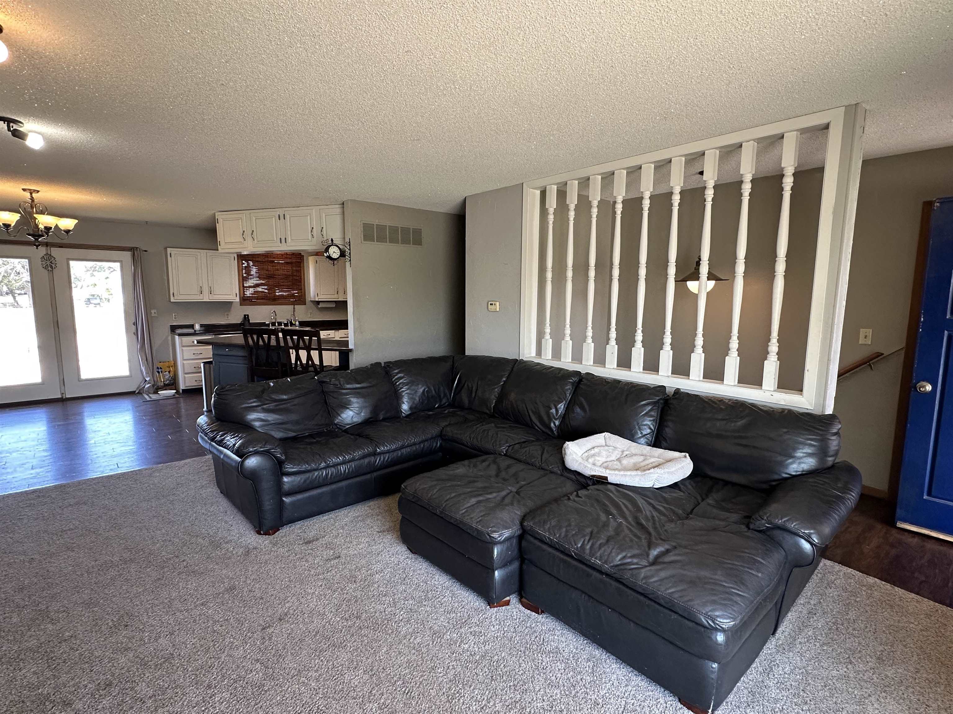 2 Crown Cir Property Photo 6