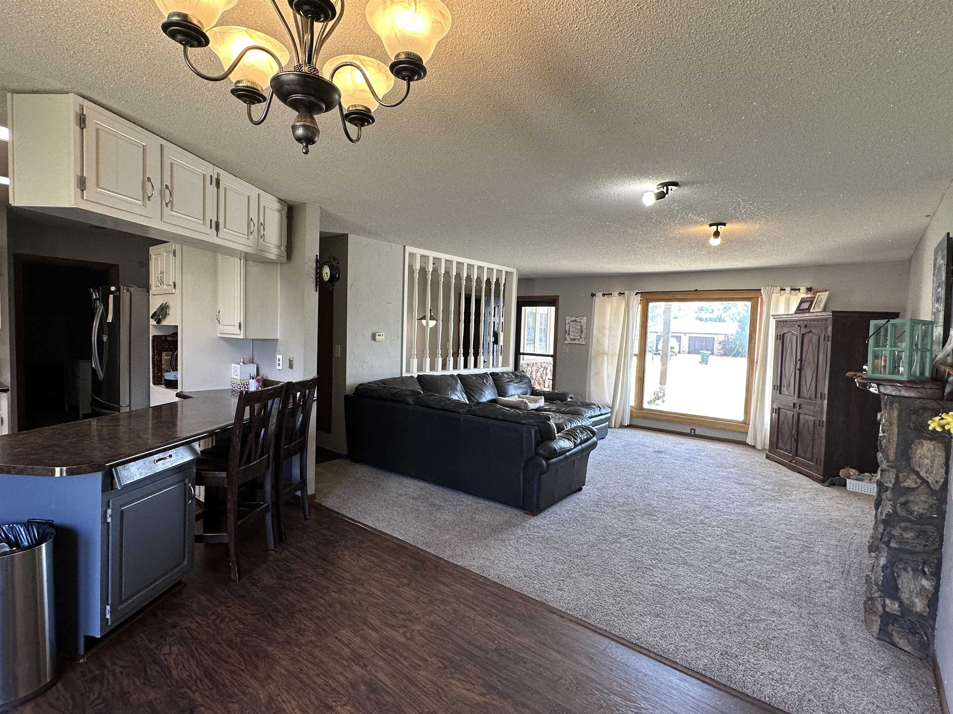 2 Crown Cir Property Photo 8