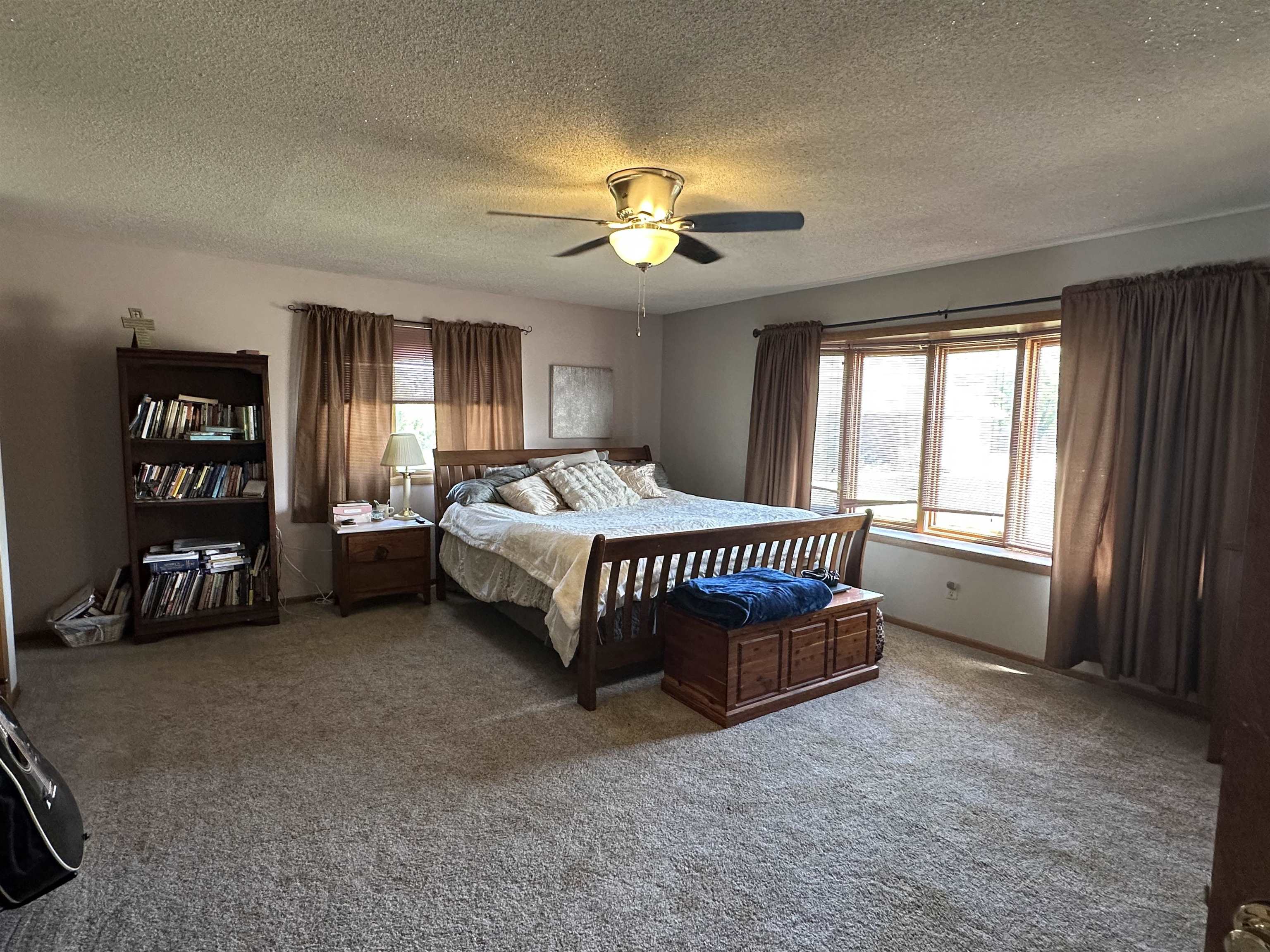 2 Crown Cir Property Photo 15