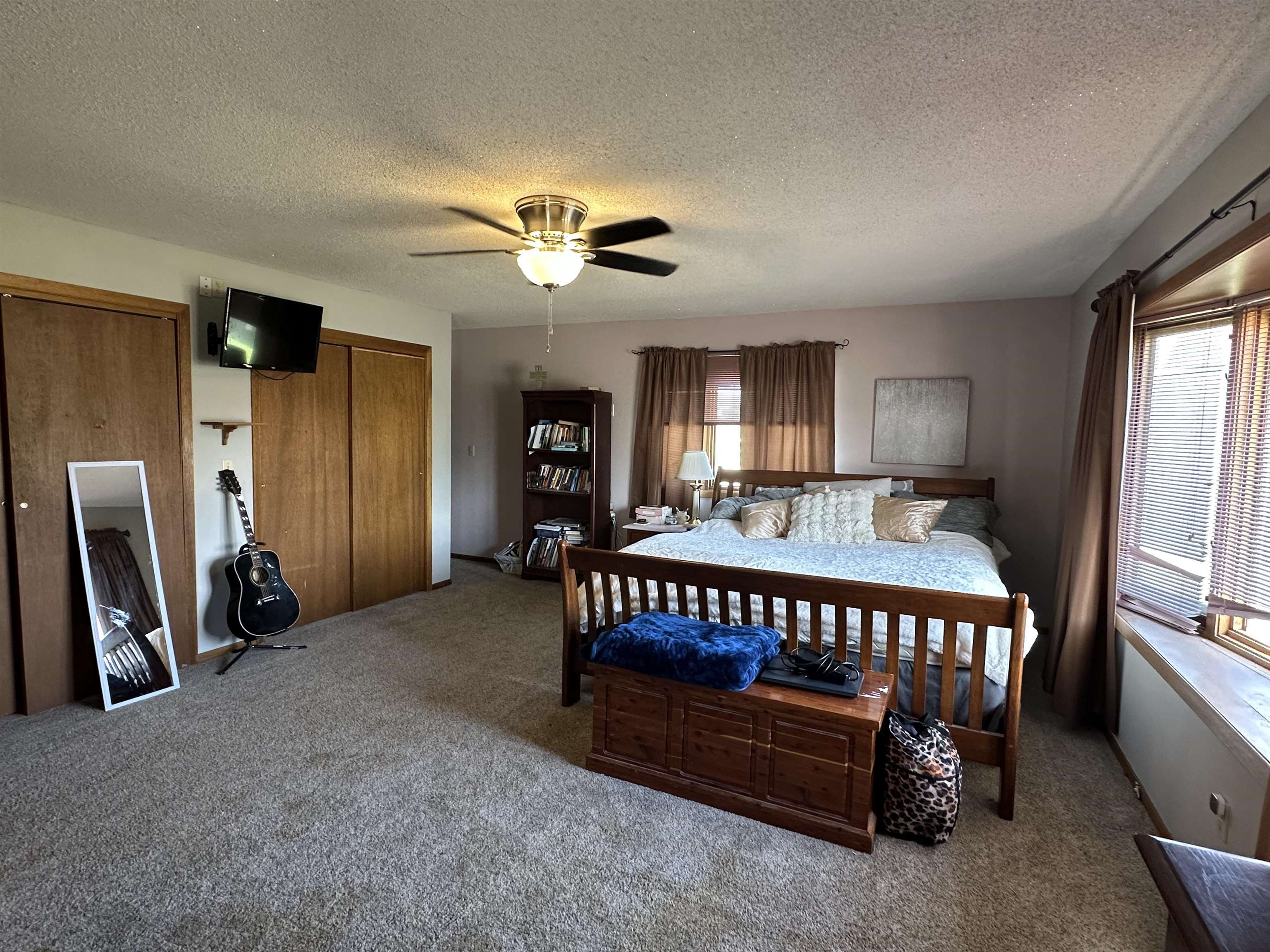2 Crown Cir Property Photo 16