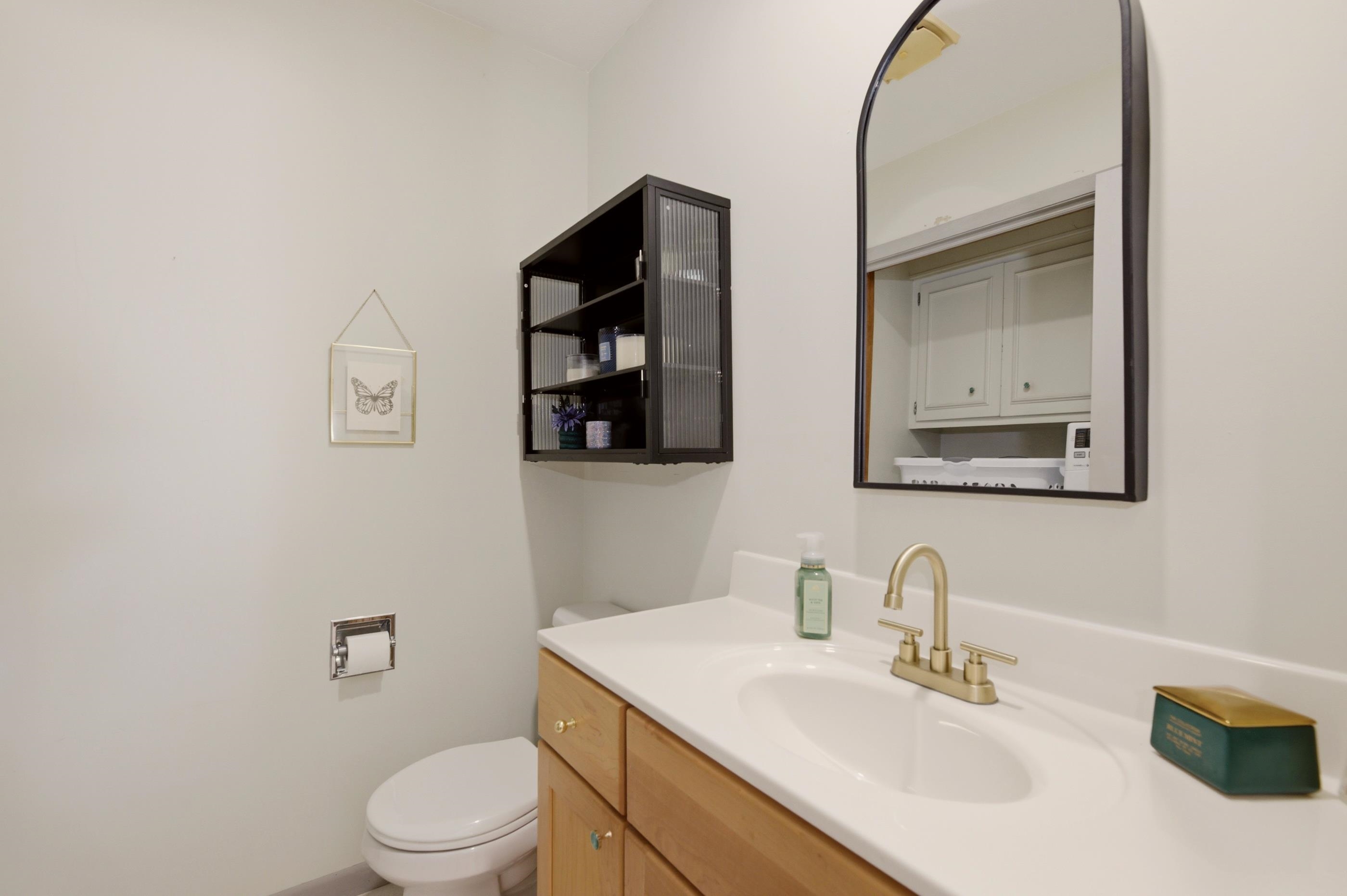 641 N Woodlawn #1 Property Photo 16