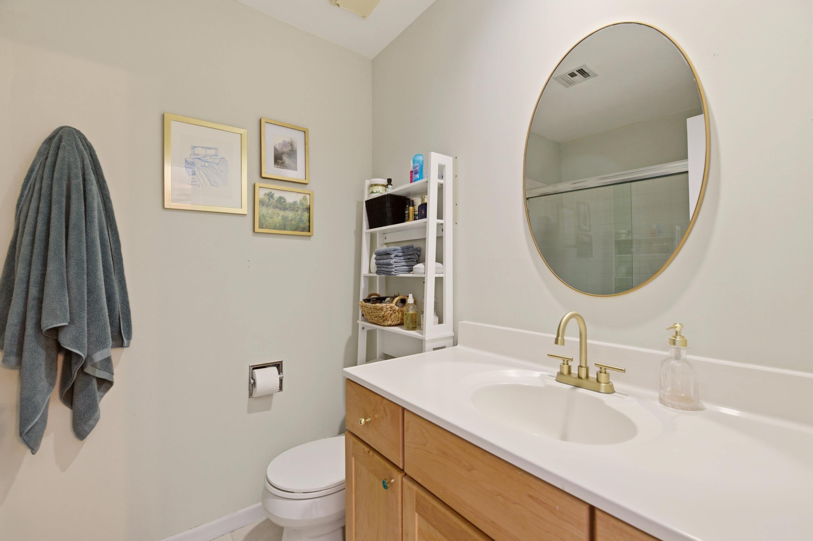641 N Woodlawn #1 Property Photo 19