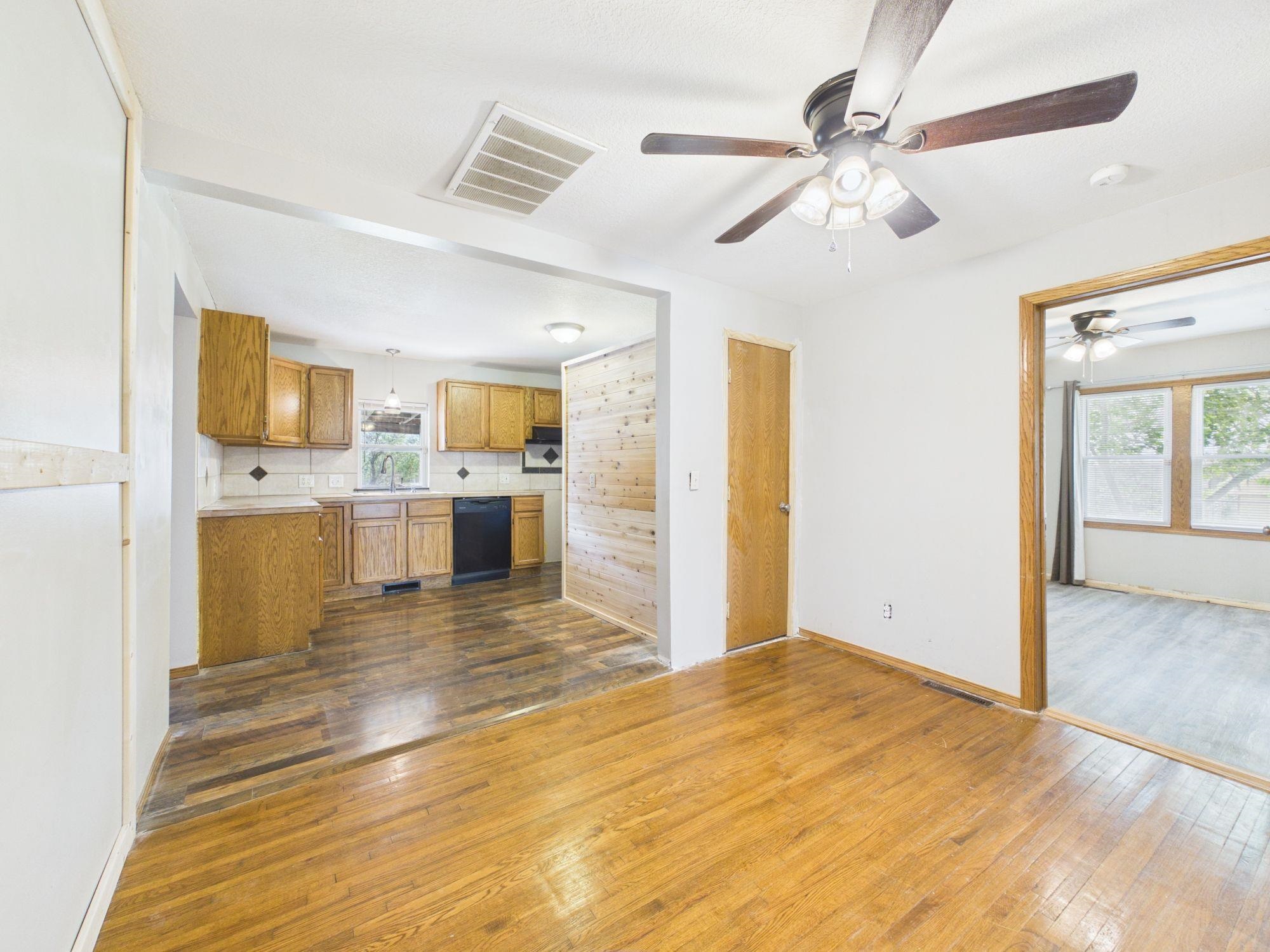 1642 S Sedgwick St Property Photo 6
